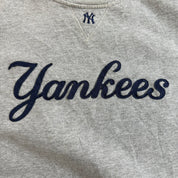 J- Vintage New York Yankees MLB Lee Embroidered Logo Crewneck - L