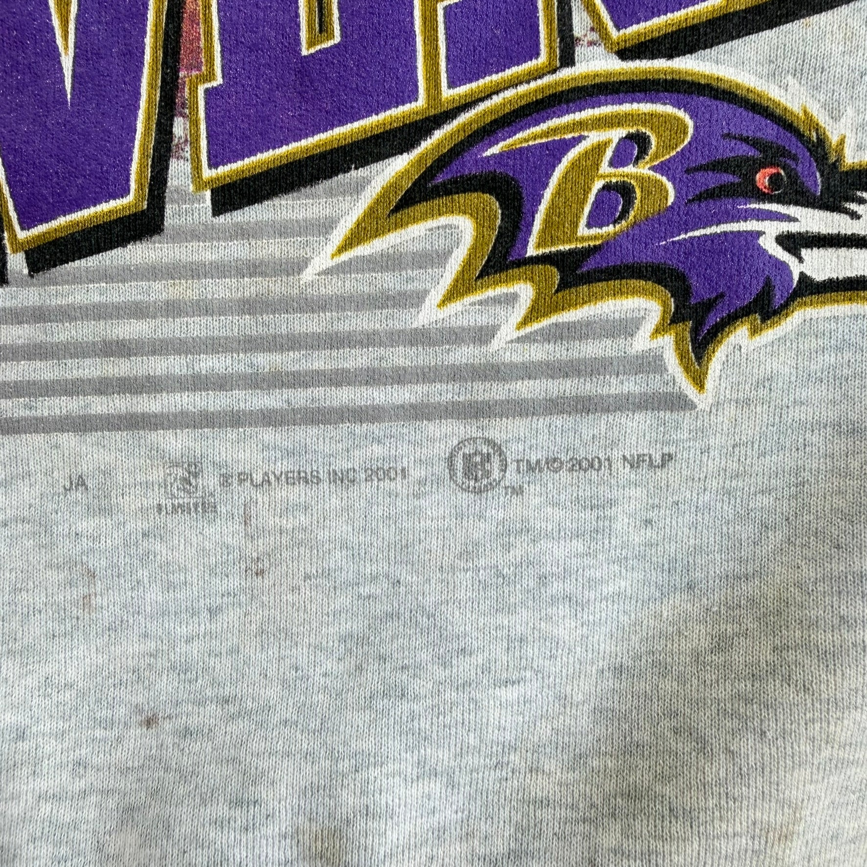 J- Vintage '01 Baltimore Ravens Super Bowl 35 NFL Ray Lewis Graphic Crewneck - L