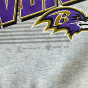 J- Vintage '01 Baltimore Ravens Super Bowl 35 NFL Ray Lewis Graphic Crewneck - L