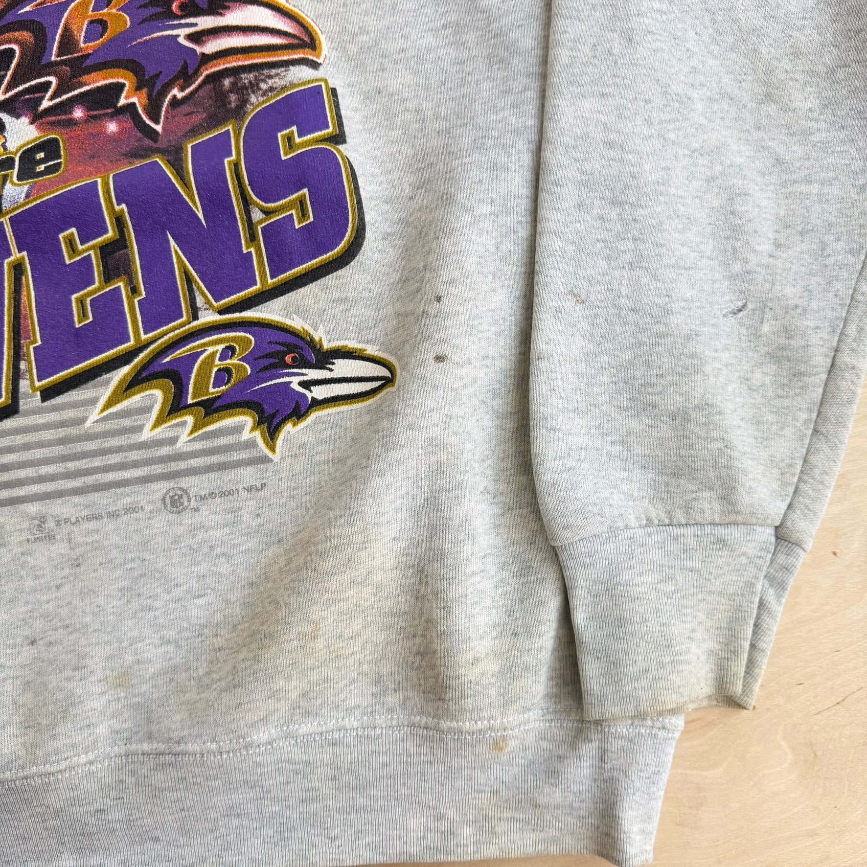 J- Vintage '01 Baltimore Ravens Super Bowl 35 NFL Ray Lewis Graphic Crewneck - L