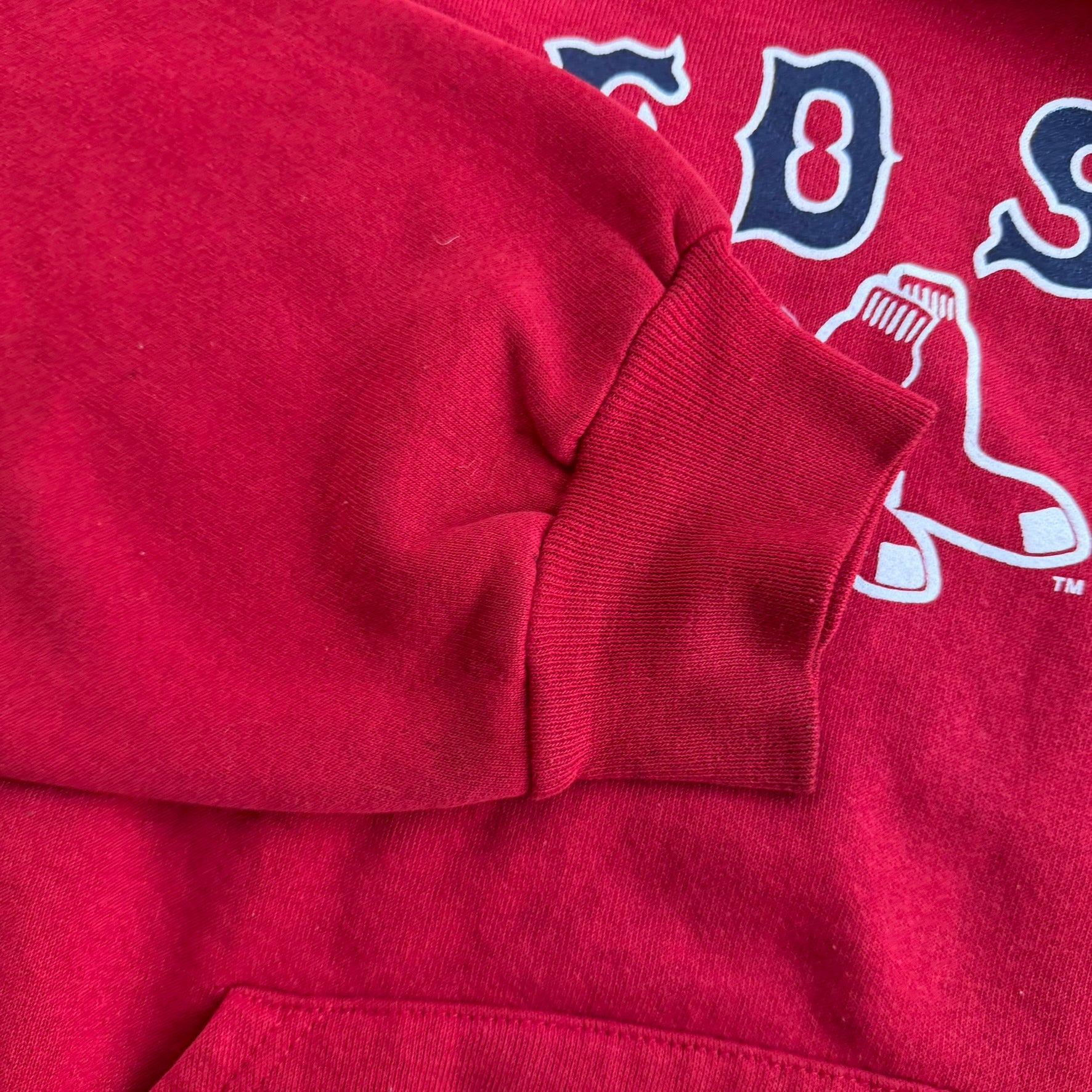 J- Vintage '04 Boston Red Sox MLB Russel Athletic Logo Graphic Hoodie - M