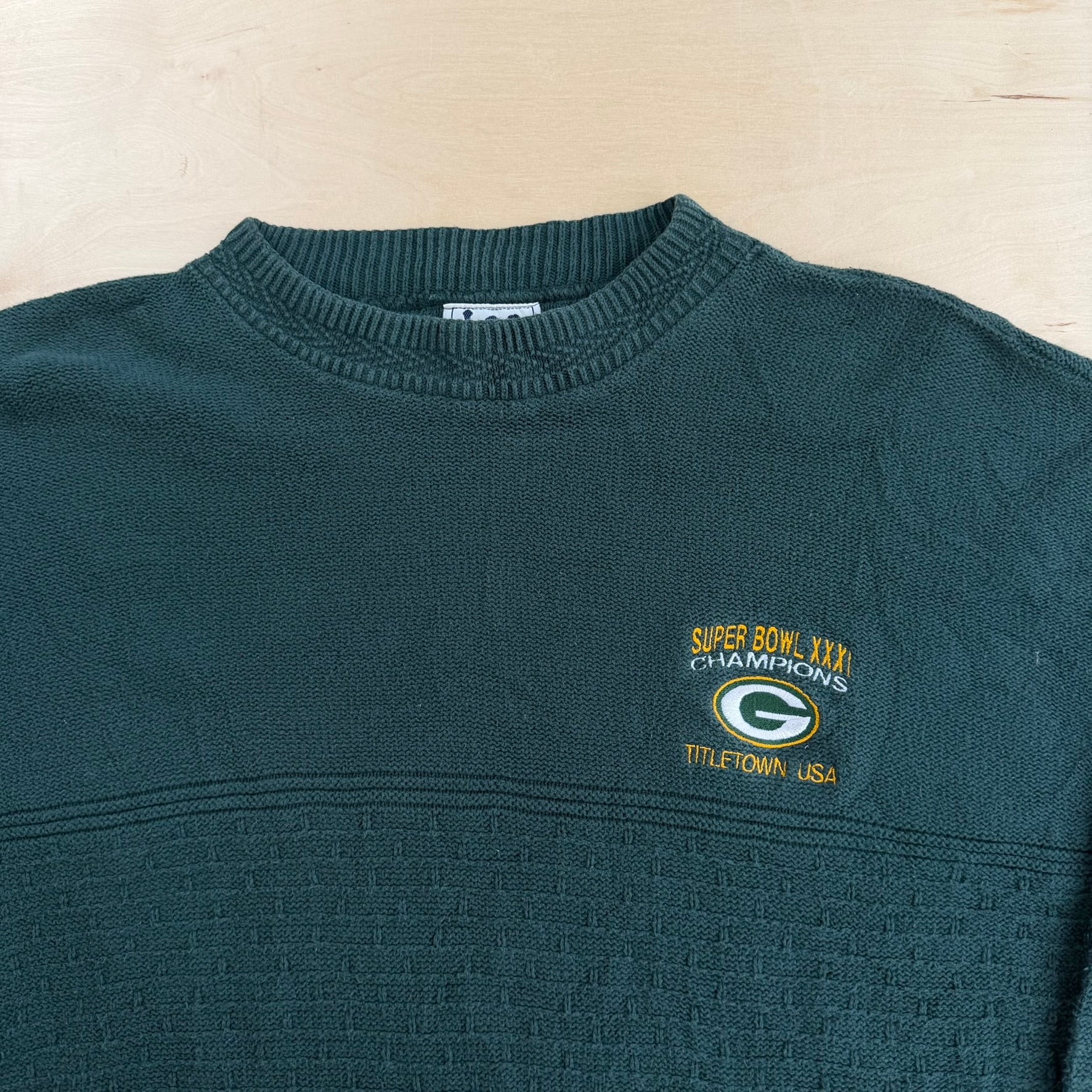 Vintage '97 Green Bay Packers Super Bowl Champs NFL Lee Embroidered Text Made In USA Knit Sweater - L