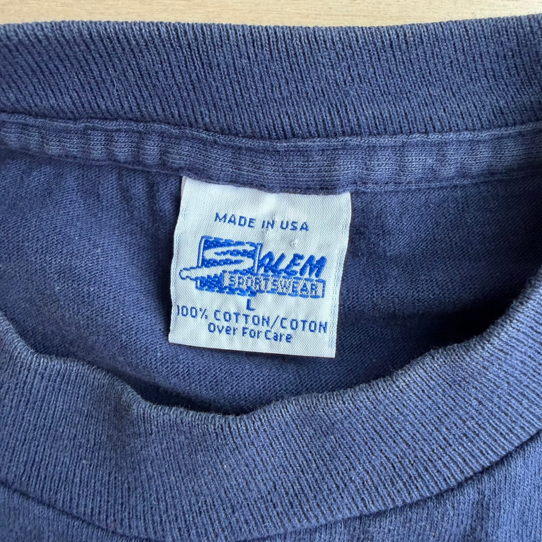 J- Vintage University Of Auburn Football Helmet Made In USA Single Stitch Tee - L