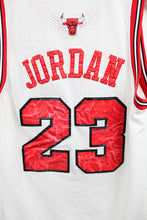 Load image into Gallery viewer, Z- Chicago Bulls Michael Jordan NBA Nike Team Jersey White
