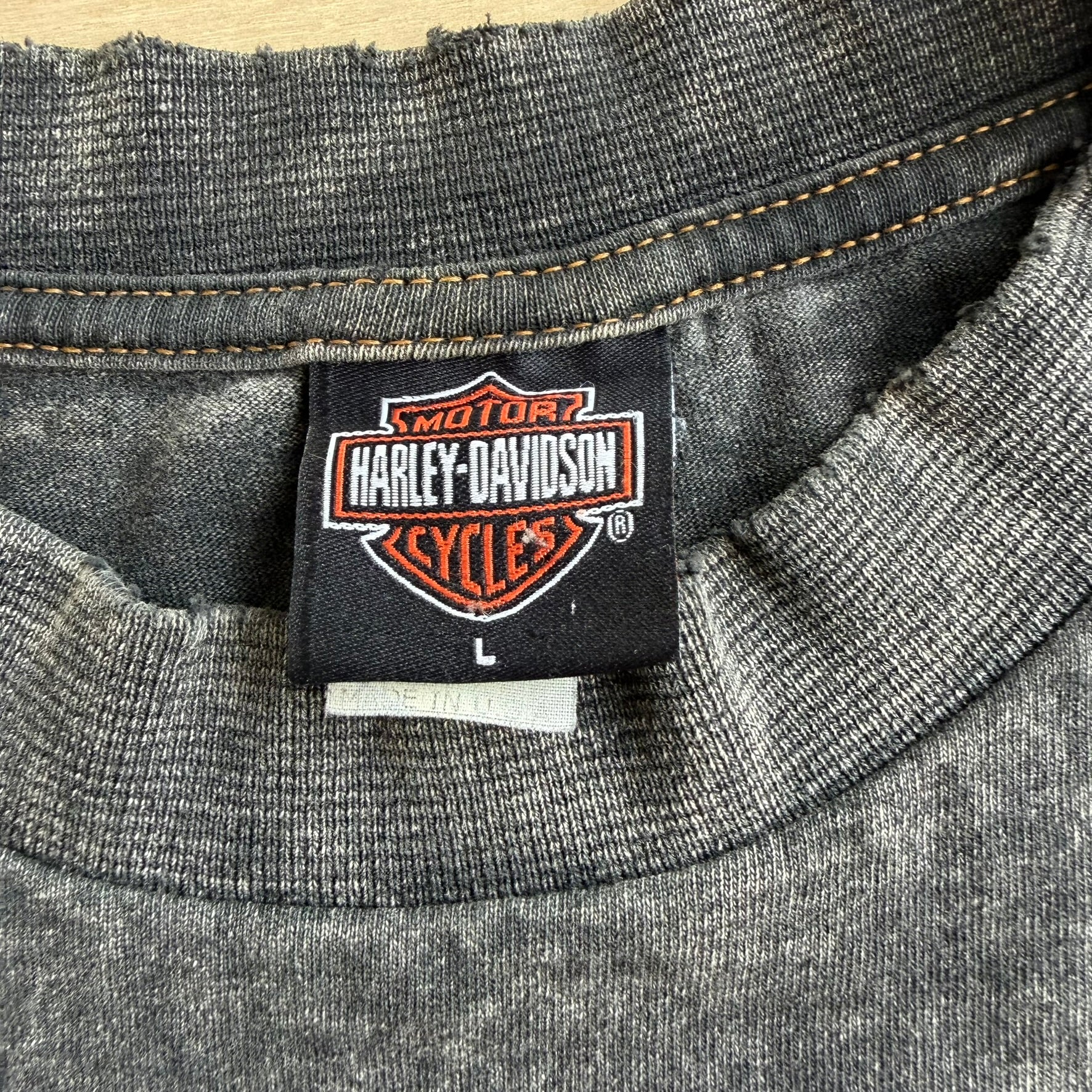 J- Vintage '01 Harley Davidson Dartmouth Nova Scotia Graphic Tee - L