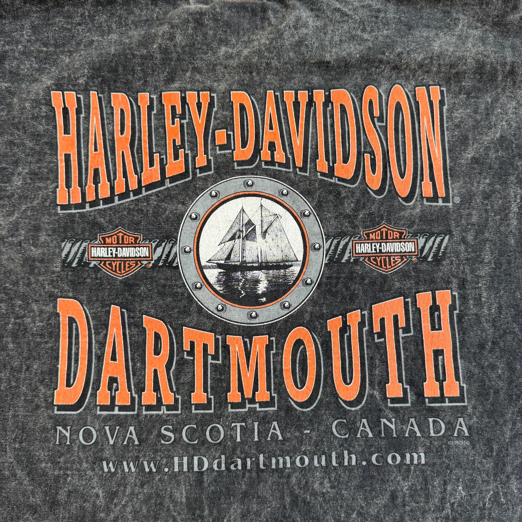 J- Vintage '01 Harley Davidson Dartmouth Nova Scotia Graphic Tee - L