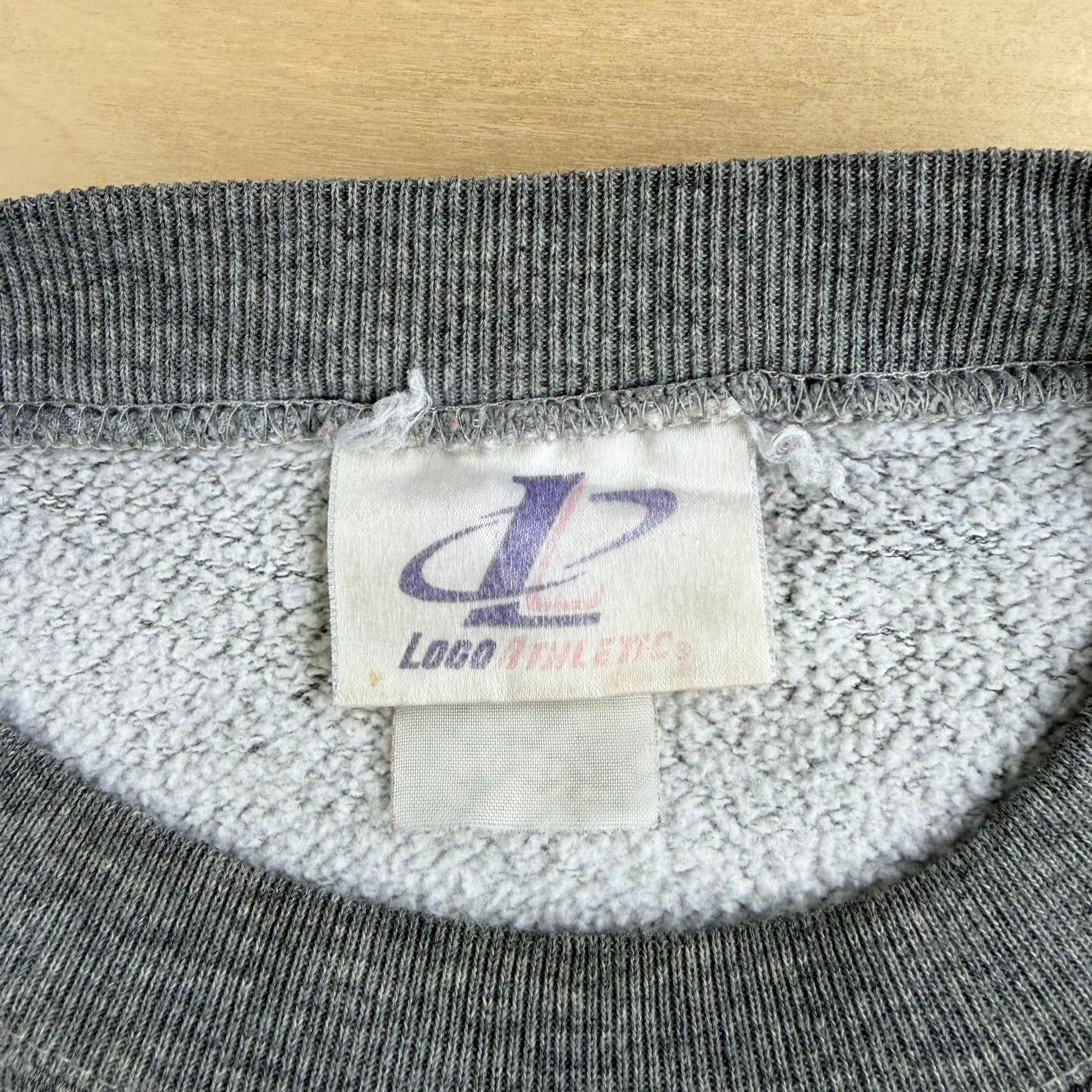 Vintage '02 Logo Athletic NFL Super Bowl 36 Patriots Vs Rams Graphic Crewneck - L