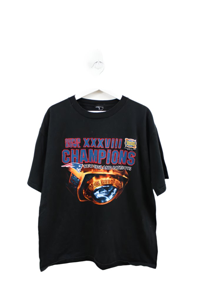 Z- 2004 Patriots NFL Super Bowl 38 Champs Ring Tee