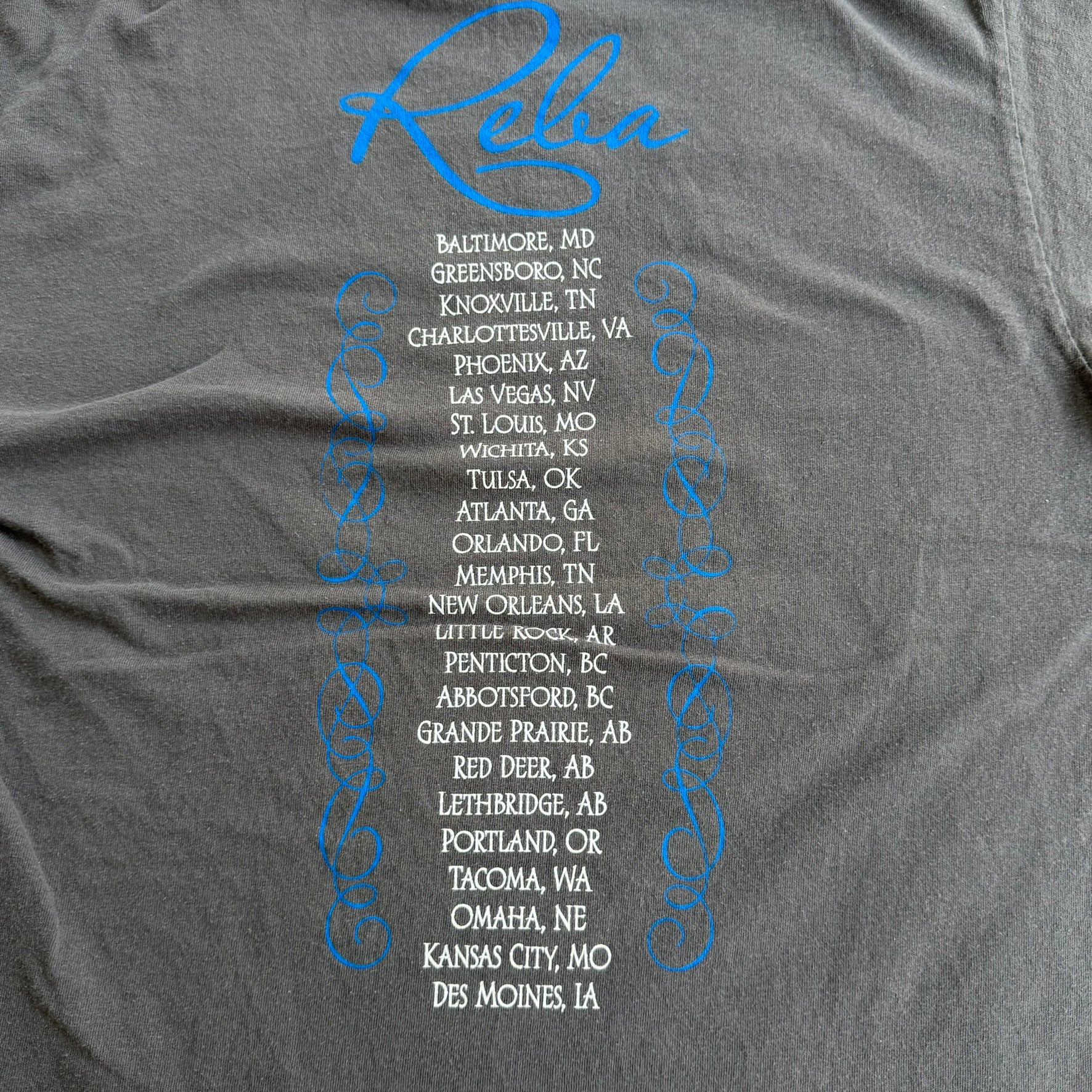 J- Vintage '10 Reba McEntire Arena Tour Picture Graphic Tee - M