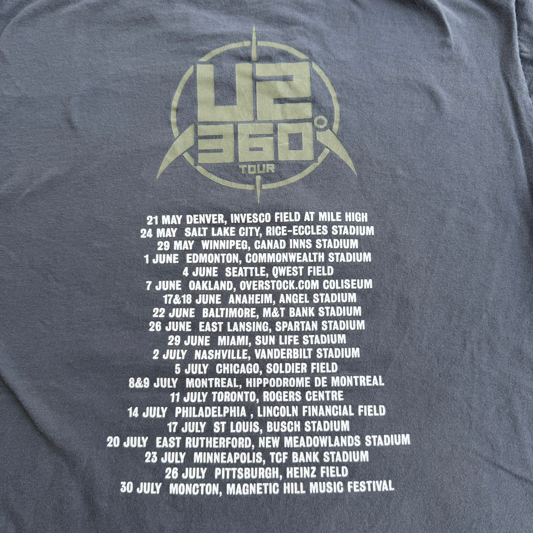 J- Vintage '10 U2 360 Tour Picture Graphic Made In USA Tee - M