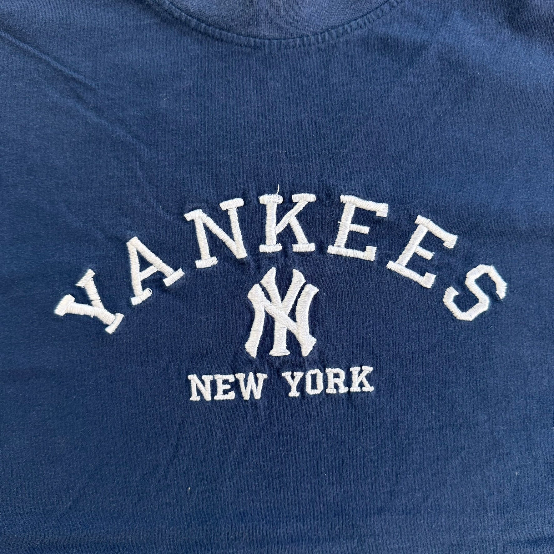 J- Vintage New York Yankees MLB Lee Embroidered Text & Logo Tee - XL