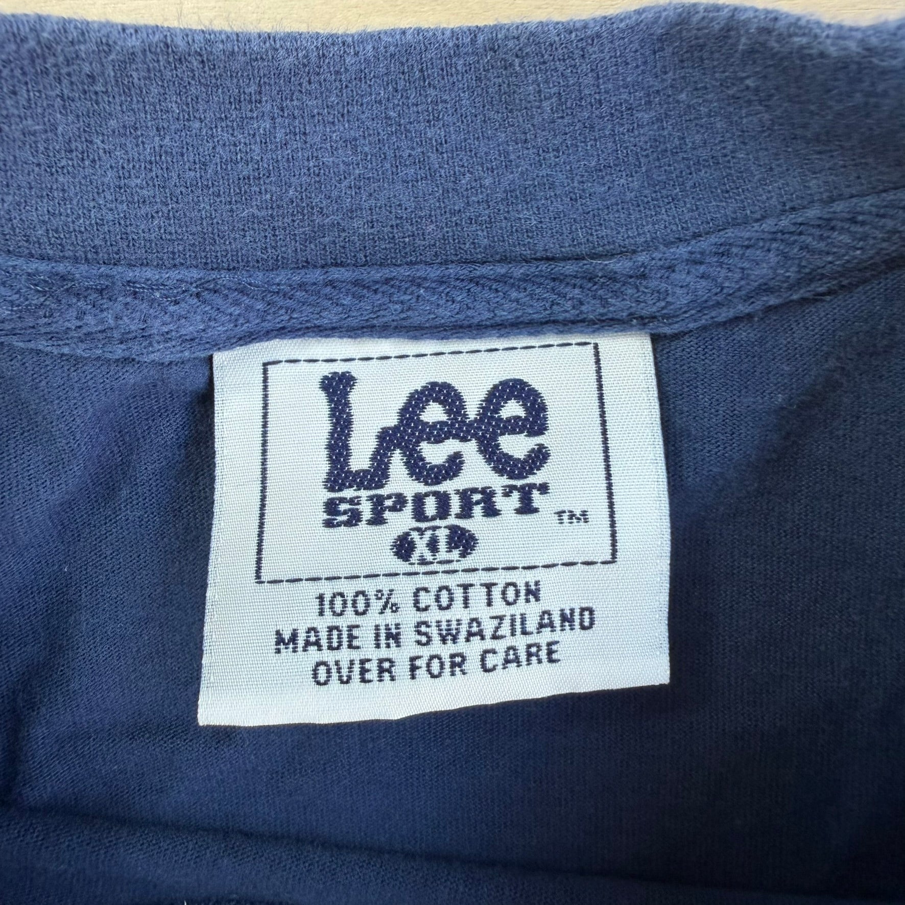 J- Vintage New York Yankees MLB Lee Embroidered Text & Logo Tee - XL