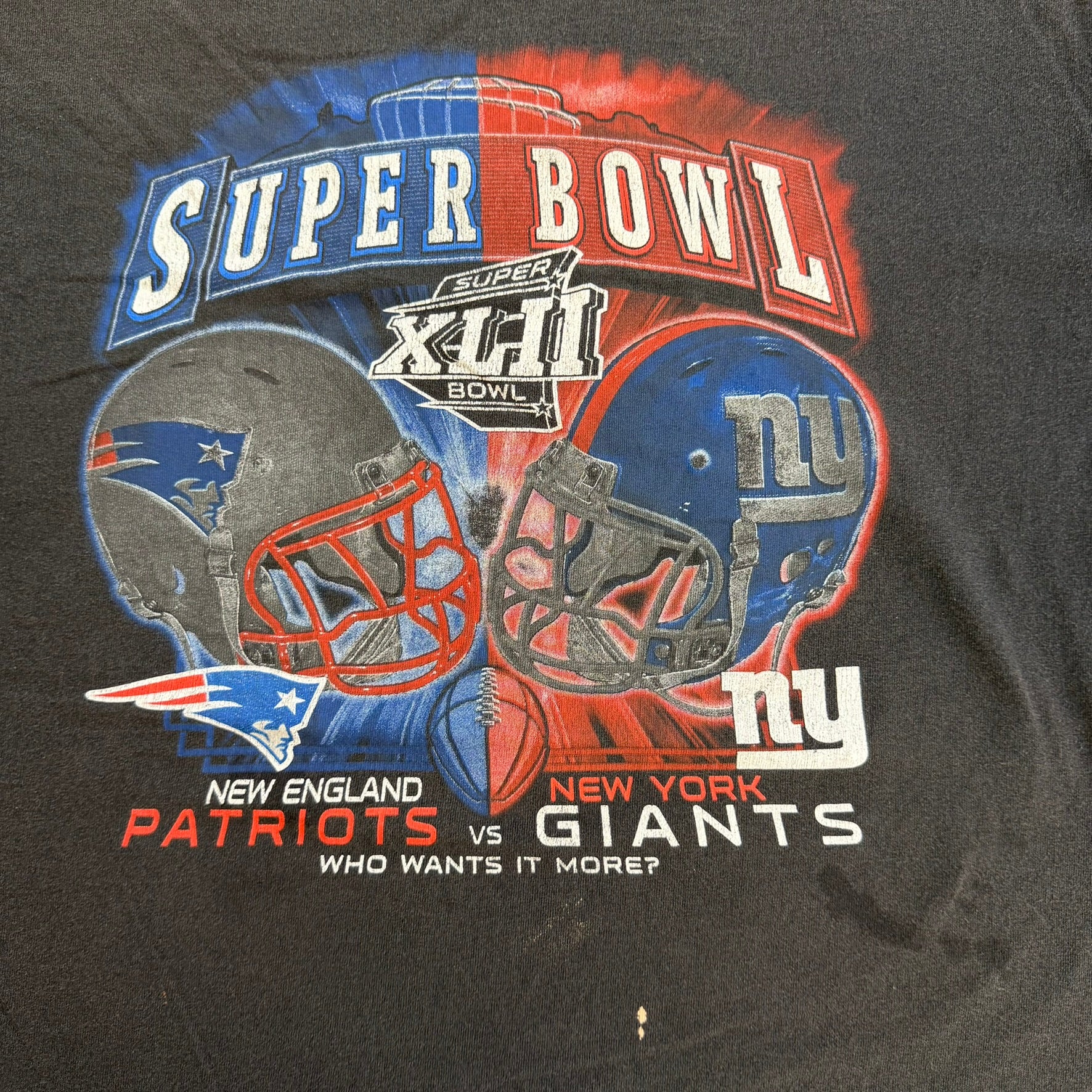 J- Vintage '08 NFL Super Bowl 43 Patriots Vs Giants Reebok Graphic Tee - L
