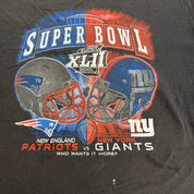 J- Vintage '08 NFL Super Bowl 43 Patriots Vs Giants Reebok Graphic Tee - L
