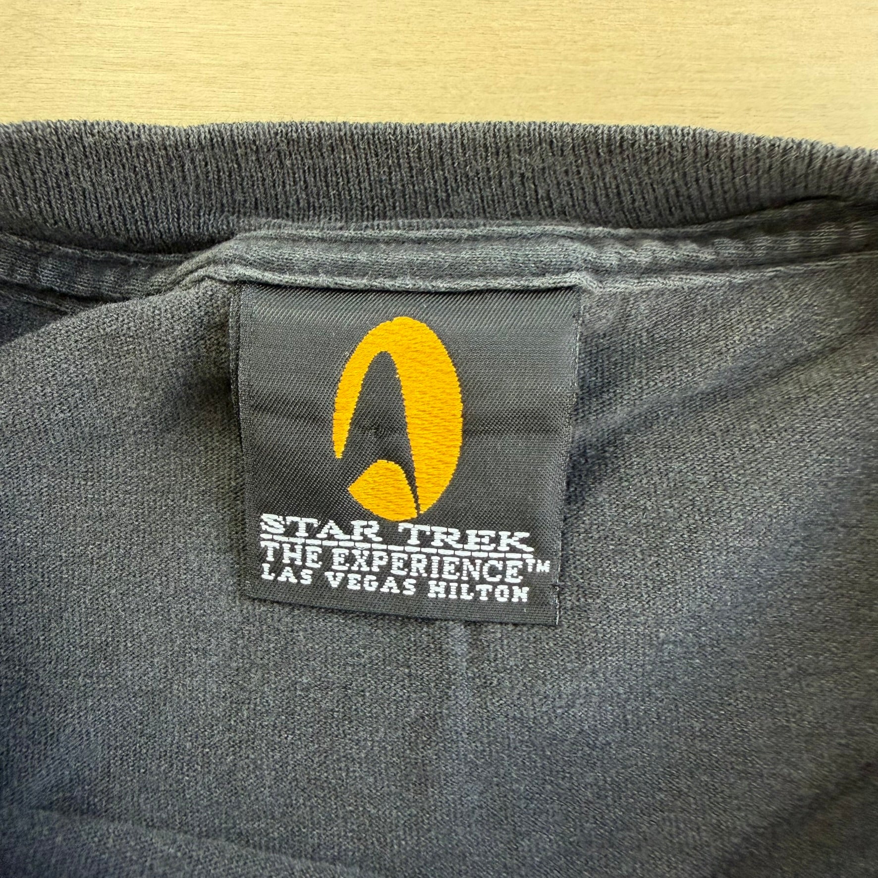 J- Vintage '97 Star Trek The Experience Las Vegas Hilton Embroidered Logo Made In USA Single Stitch Tee - S