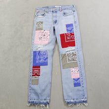 Load image into Gallery viewer, D- HOM Bandana Patches Reworked Levi&#39;s 569 33x32 Jeans
