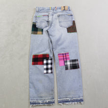 Load image into Gallery viewer, D- HOM Plaid Patches Reworked Levi&#39;s Strauss Signature 29x30 Jeans
