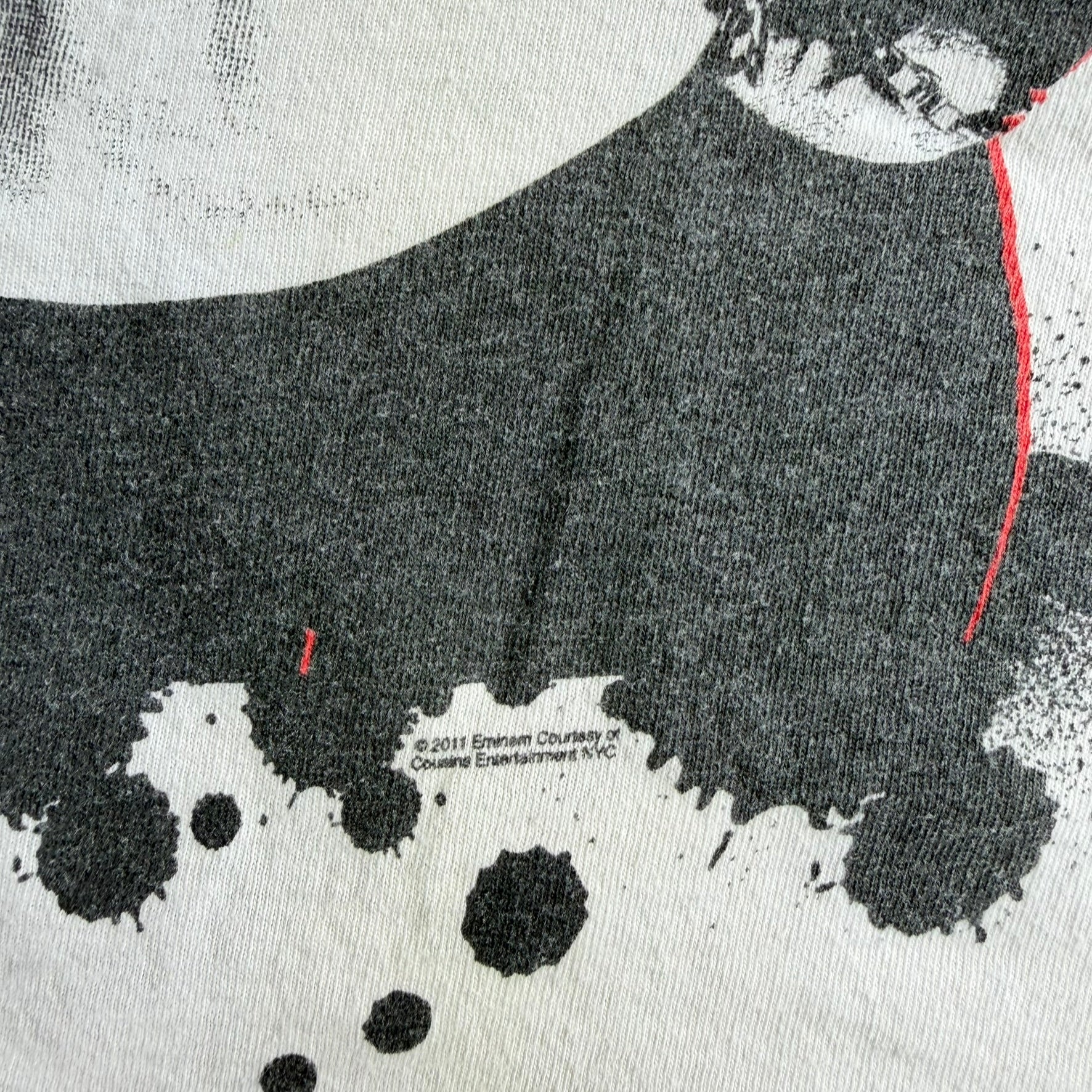 J- Vintage '11 Eminem Spray Paint Graphic Tee - L