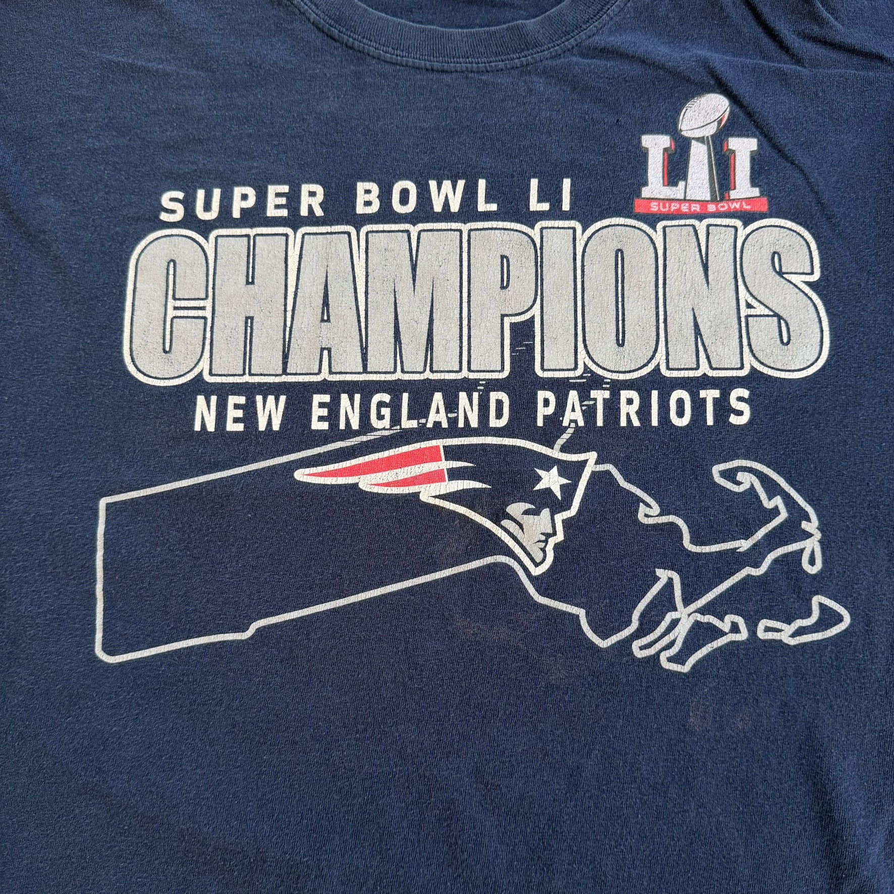 J- '17 New England Patriots NFL Super Bowl 51 Lineup Graphic Long Sleeve Tee - L