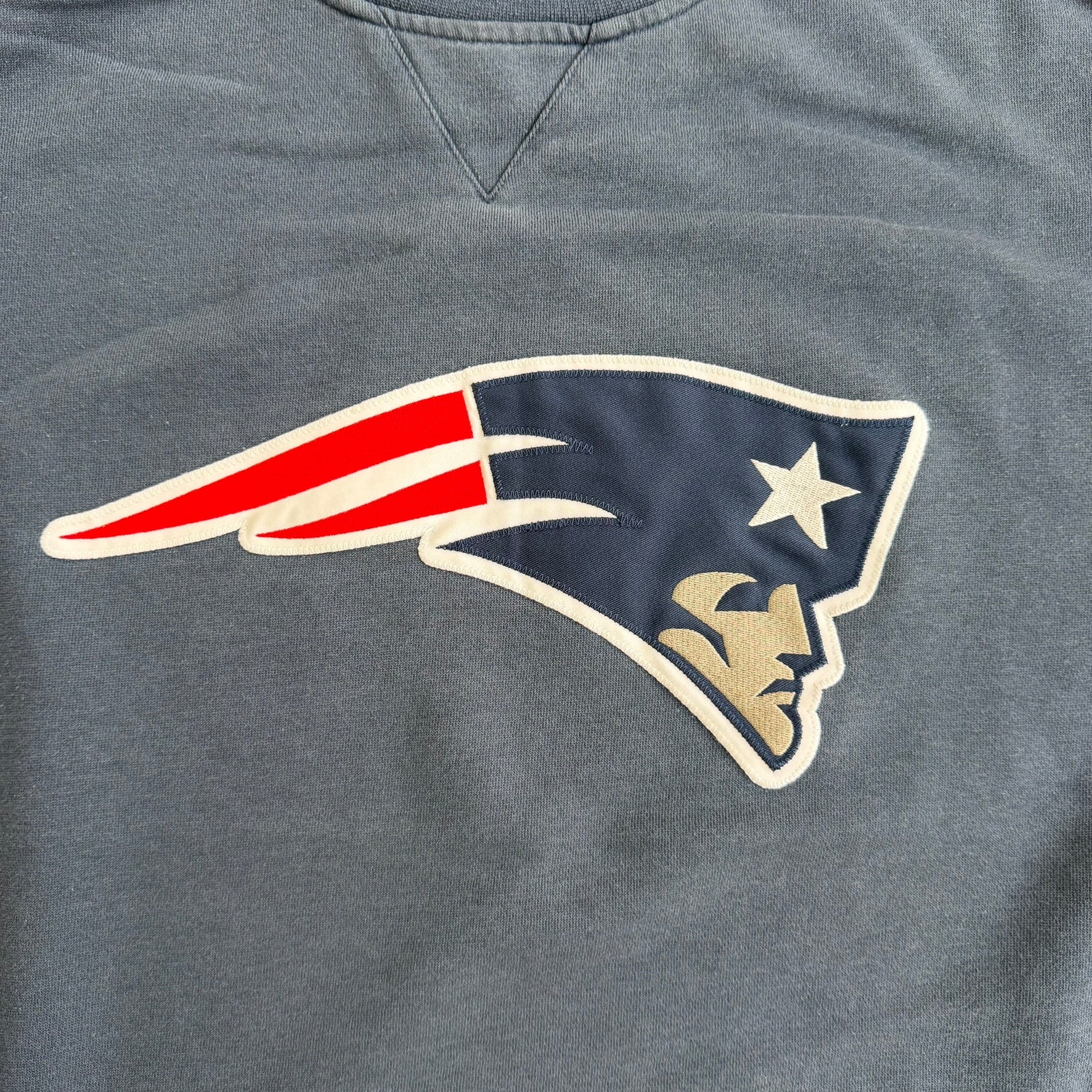 J- Vintage New England Patriots NFL Embroidered Logo Crewneck - 2XL