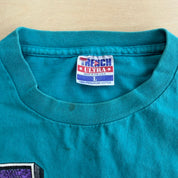 J- Vintage Charlotte Hornets NBA Graphic & Text Made In USA Single Stitch Tee - L