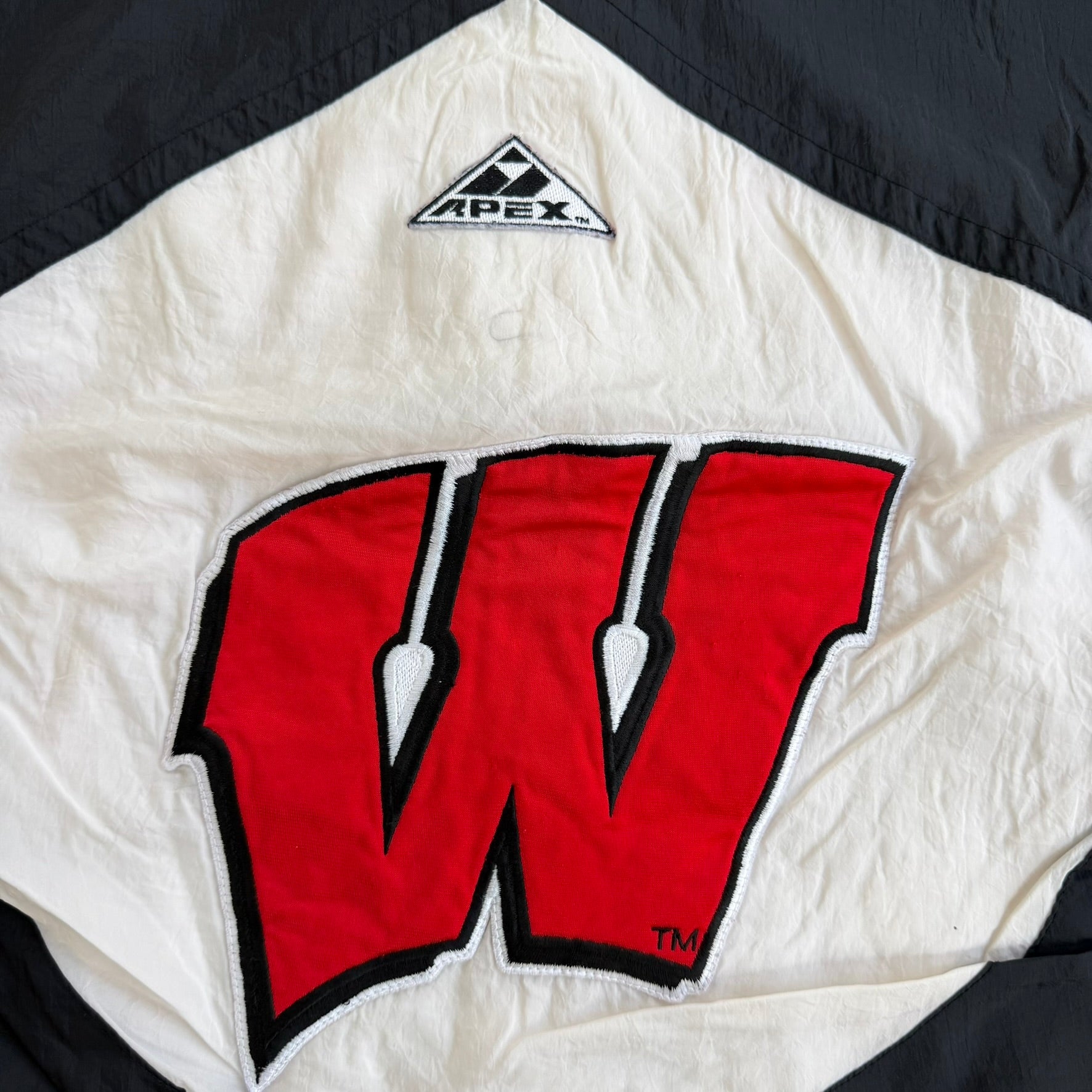 J- Vintage University Of Wisconsin Badgers Logo Apex One Lightweight Jacket - M