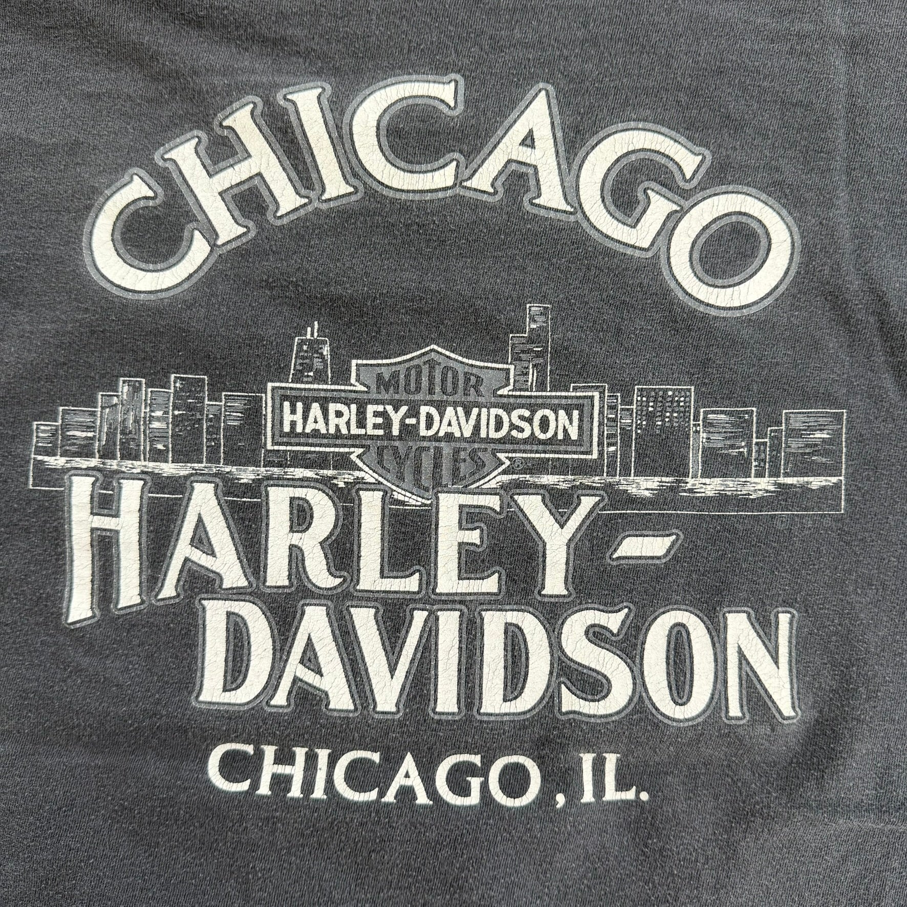 J- Vintage '99 Harley Davidson Chicago Illinois Made In USA Long Sleeve Tee - 2XL