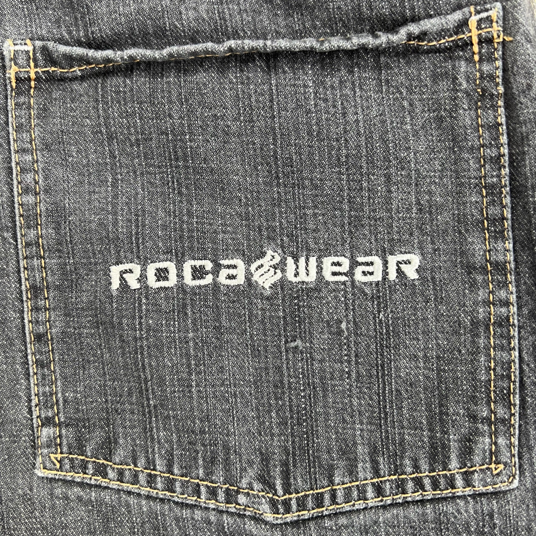 J- Vintage Rocawear Embroidered Text Logo Back Pocket Jorts - W20