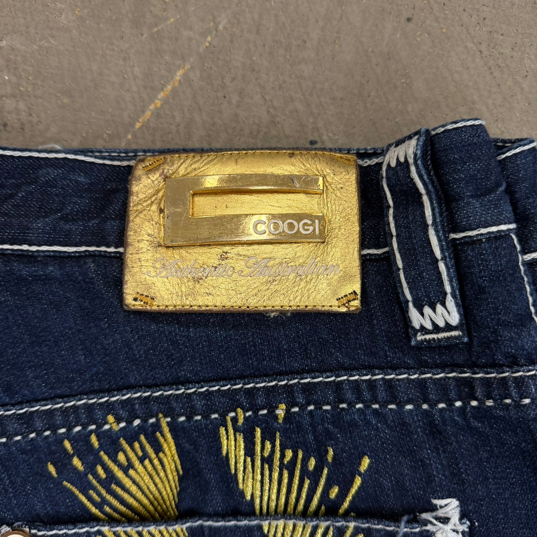 J- Vintage Coogi Embroidered Crown Baggy Jeans - 36x34