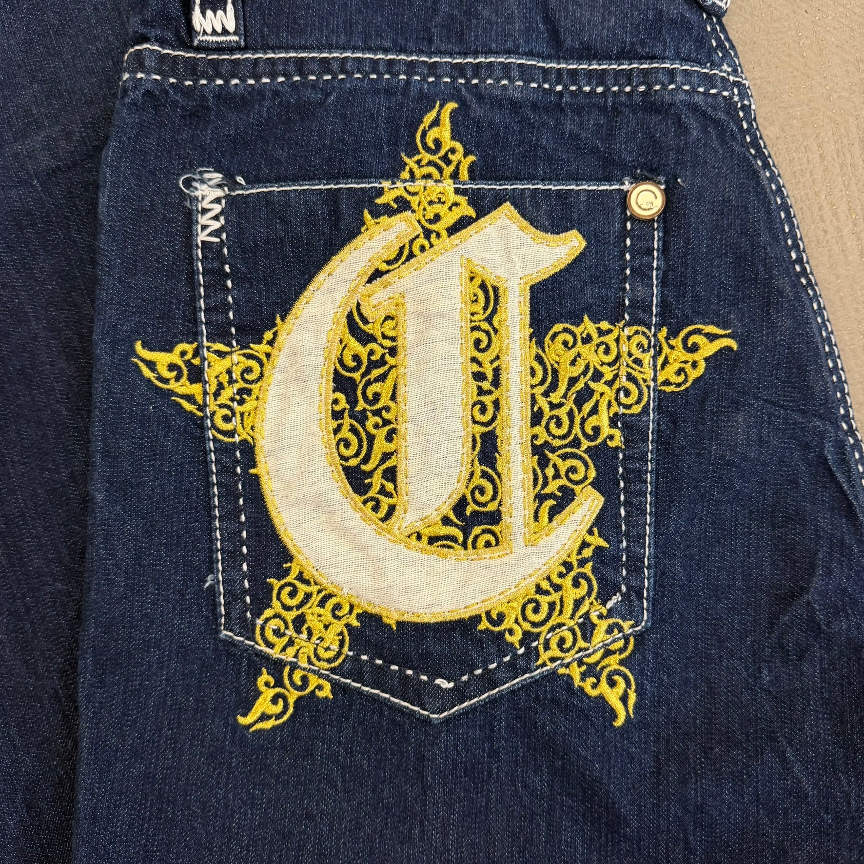 J- Vintage Coogi Embroidered Crown Baggy Jeans - 36x34