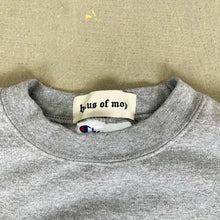 Load image into Gallery viewer, F- HOM Penn State Embroidered Text Cropped Reworked Crewneck
