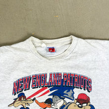 Load image into Gallery viewer, F- Vintage &#39;94 New England Patriots Looney Tunes Graphic Single Stitch Tee
