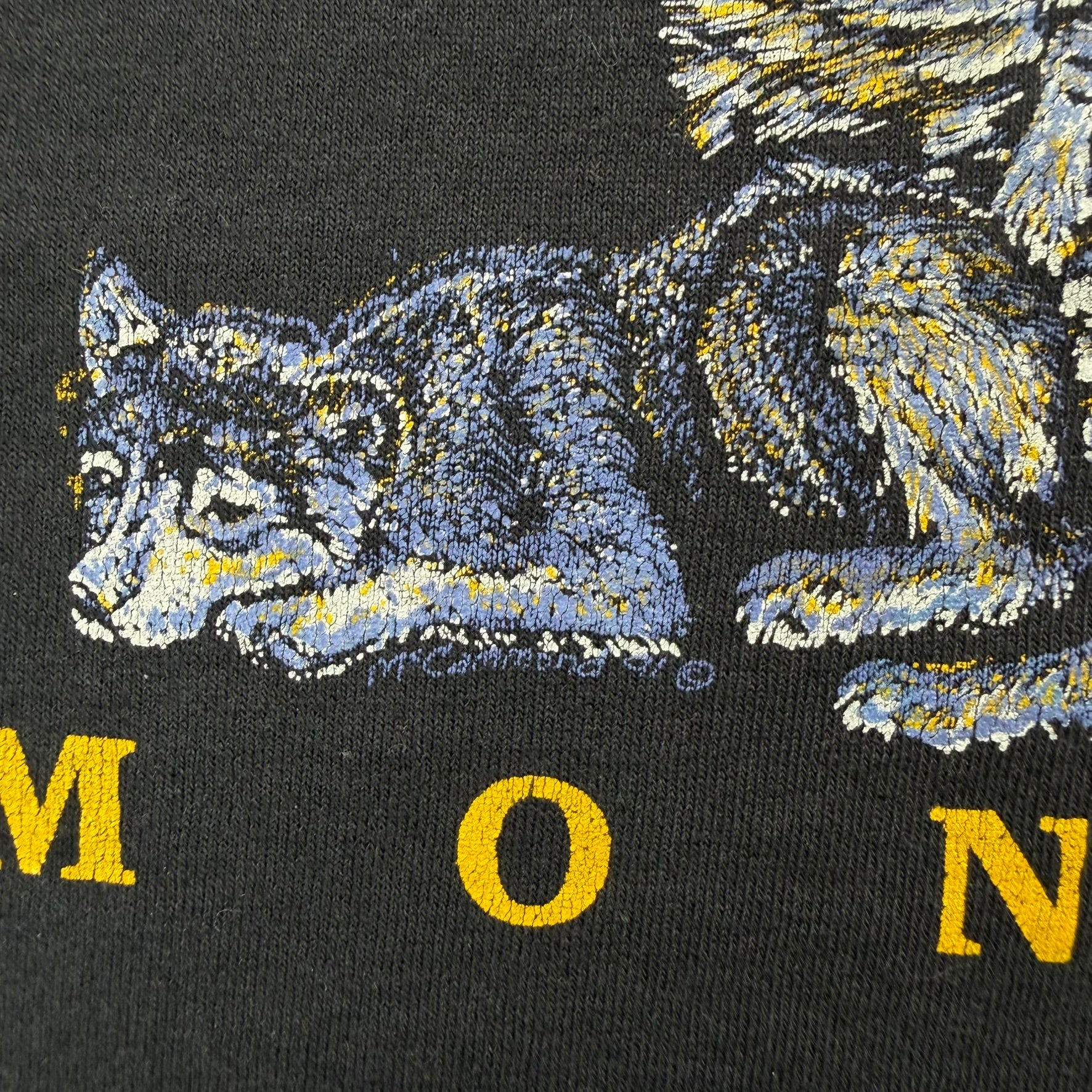 J- Vintage '91 Montana Wolves & Moon Graphic Made In USA Long Sleeve Tee - L