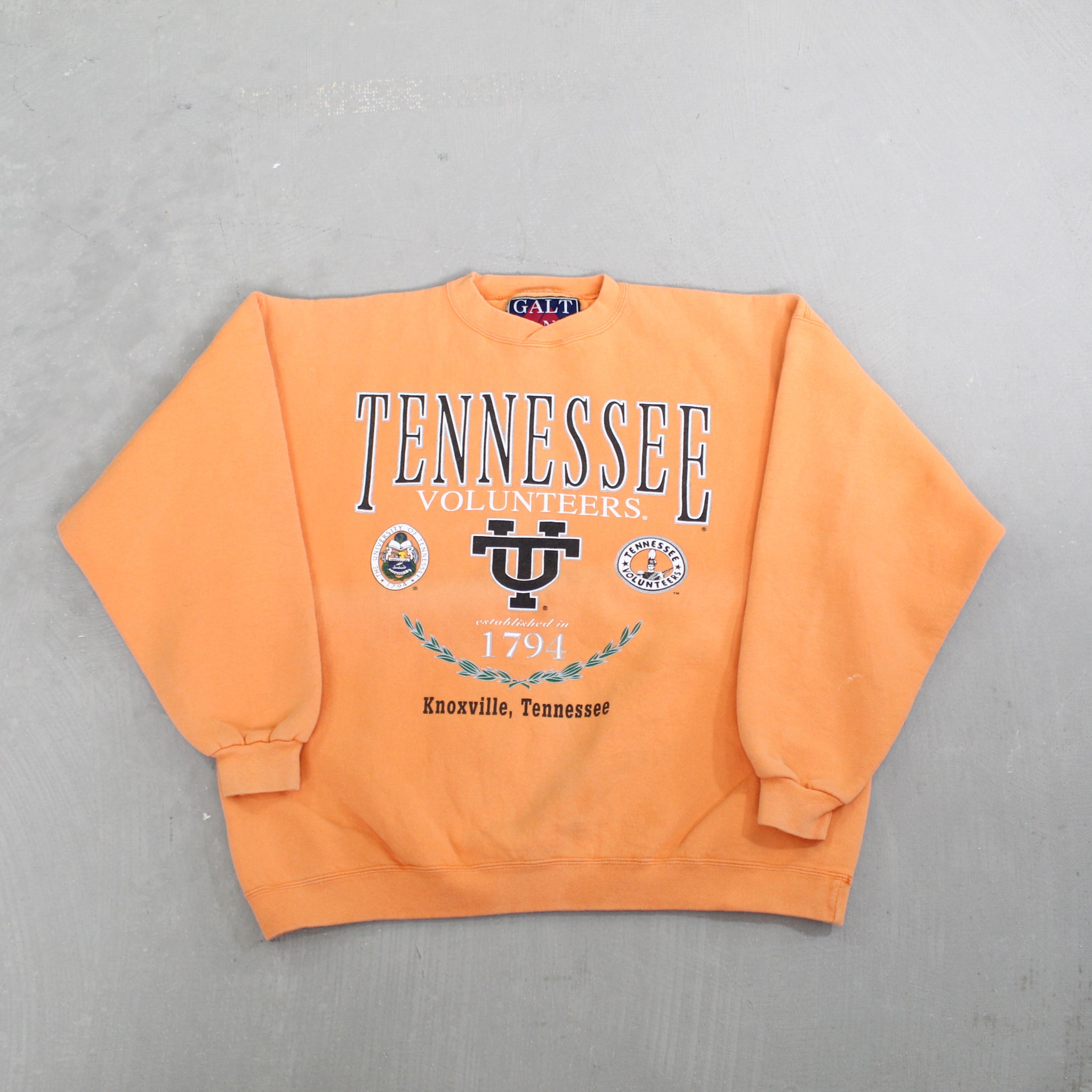 GAME CRASH VINTAGE CREWNECK / RED – VAULTROOM