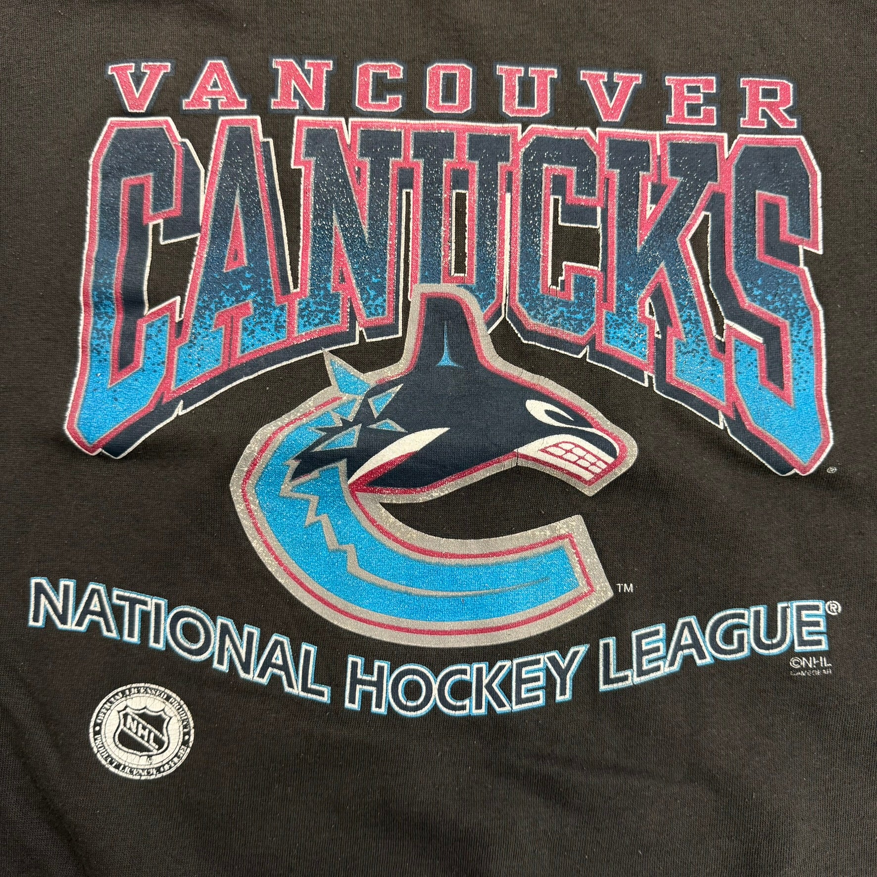 J- Vintage Vancouver Canucks NHL Graphic & Text Crewneck - M
