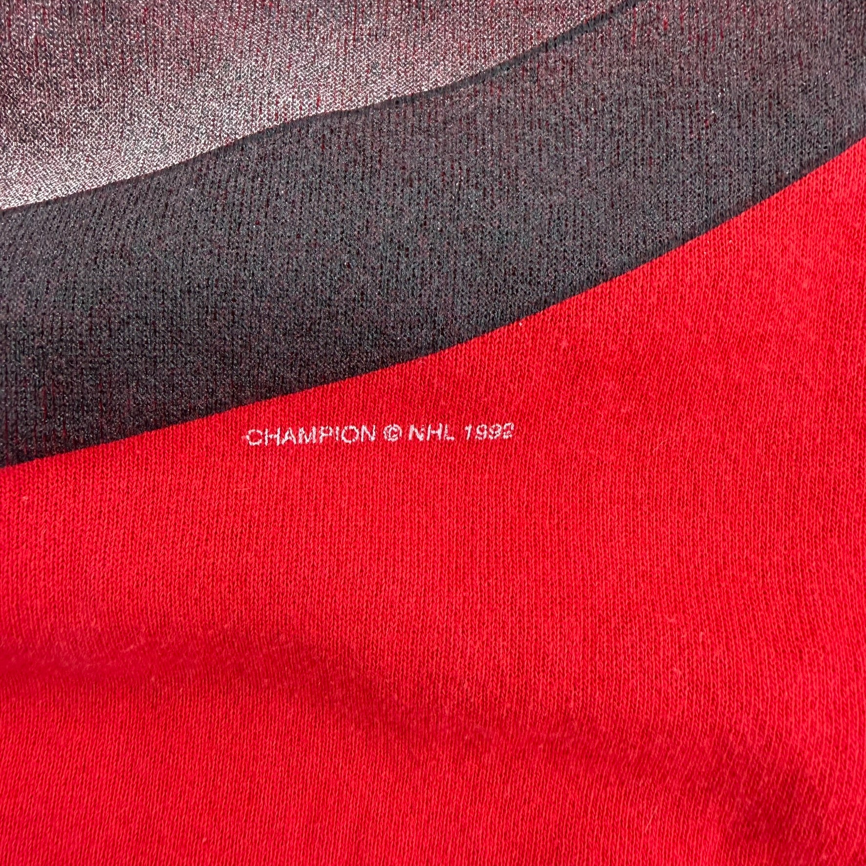 J- Vintage '92 New Jersey Devils NHL Graphic & Text Made In USA Crewneck - L