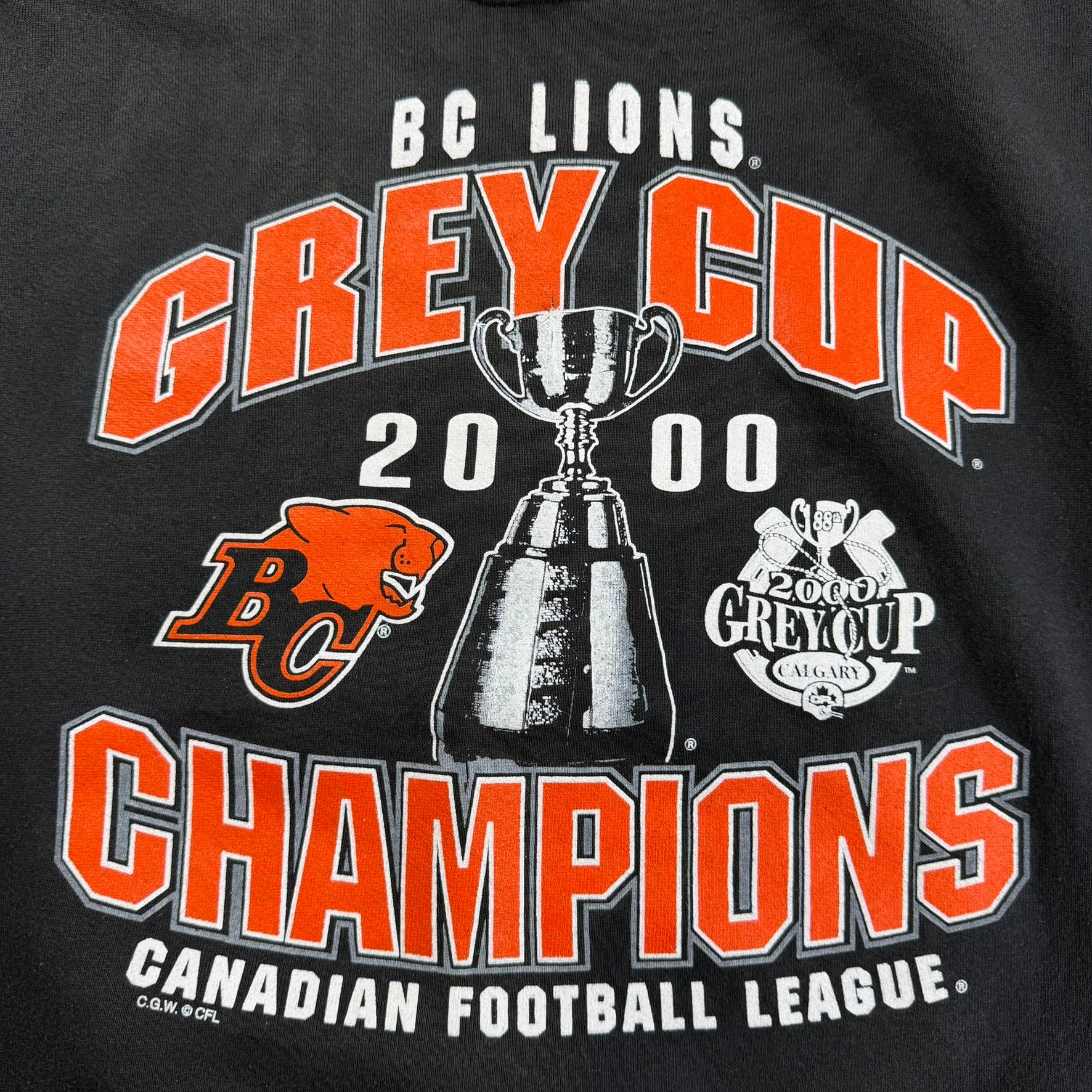 J- Vintage '00 BC Lions CFL Grey Cups Champions Graphic Crewneck - L