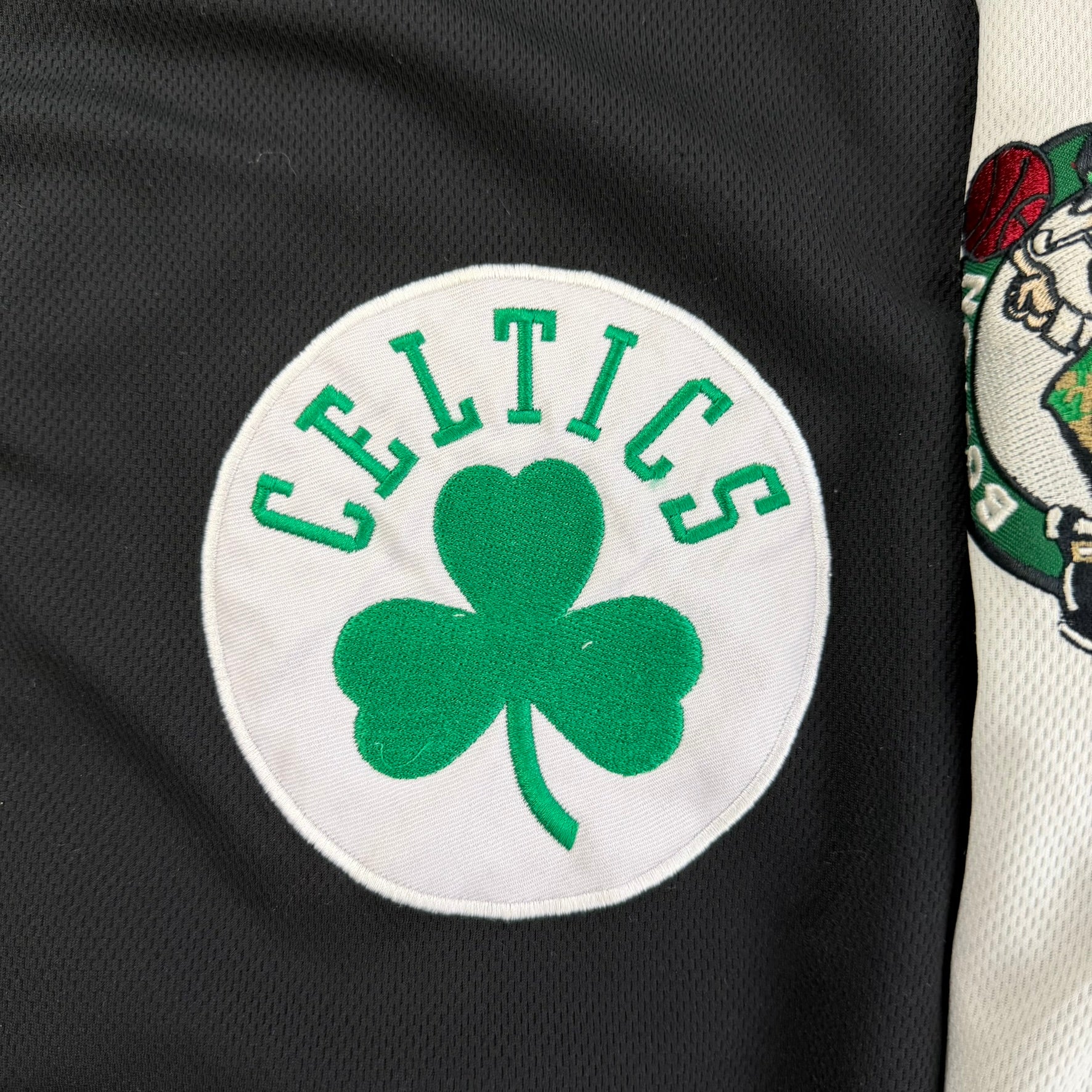 J- Vintage Boston Celtics NBA Majestic Lightweight Bomber Jacket - M Tall