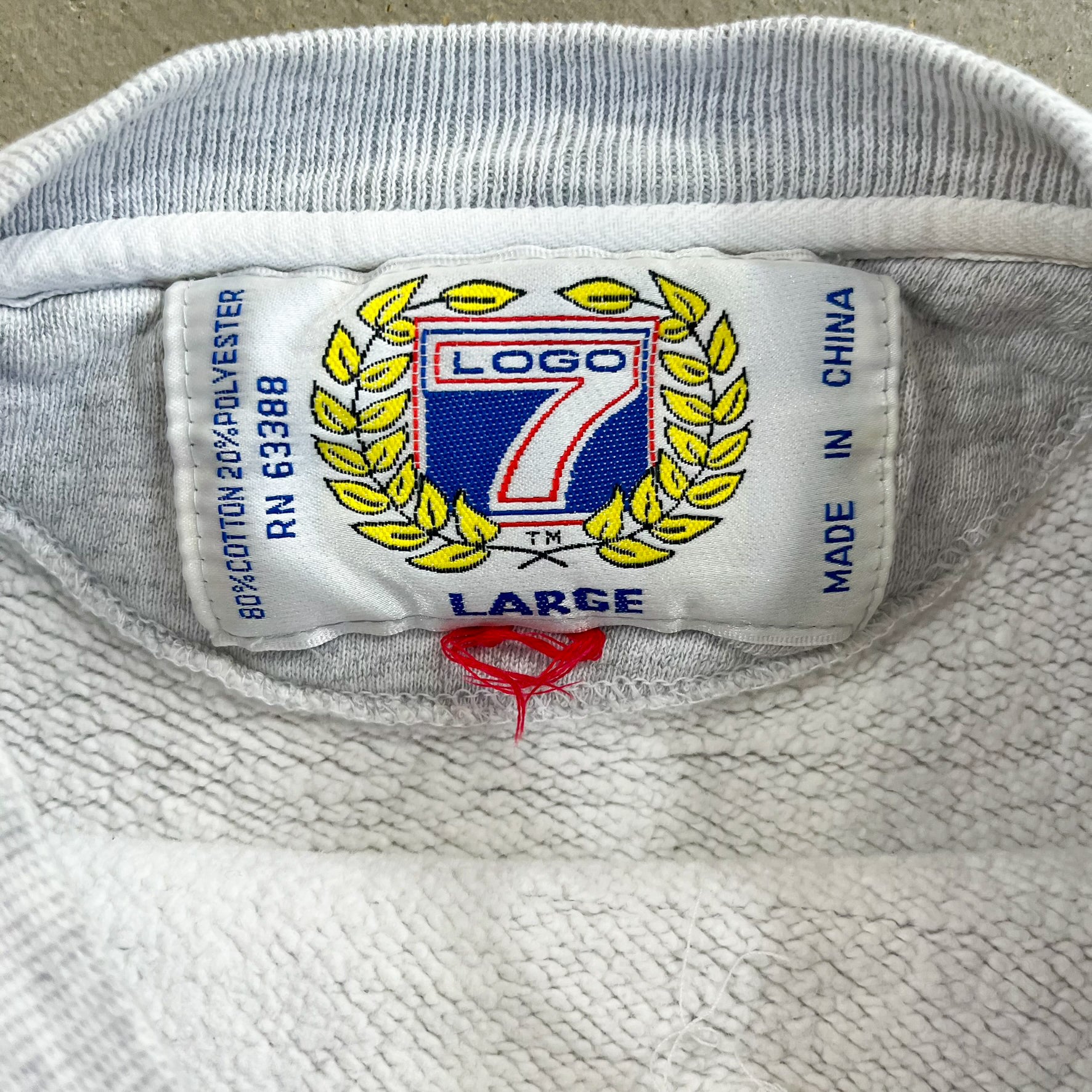F- Vintage University Of Washington Logo 7 Embroidered Logo/Text Crewneck