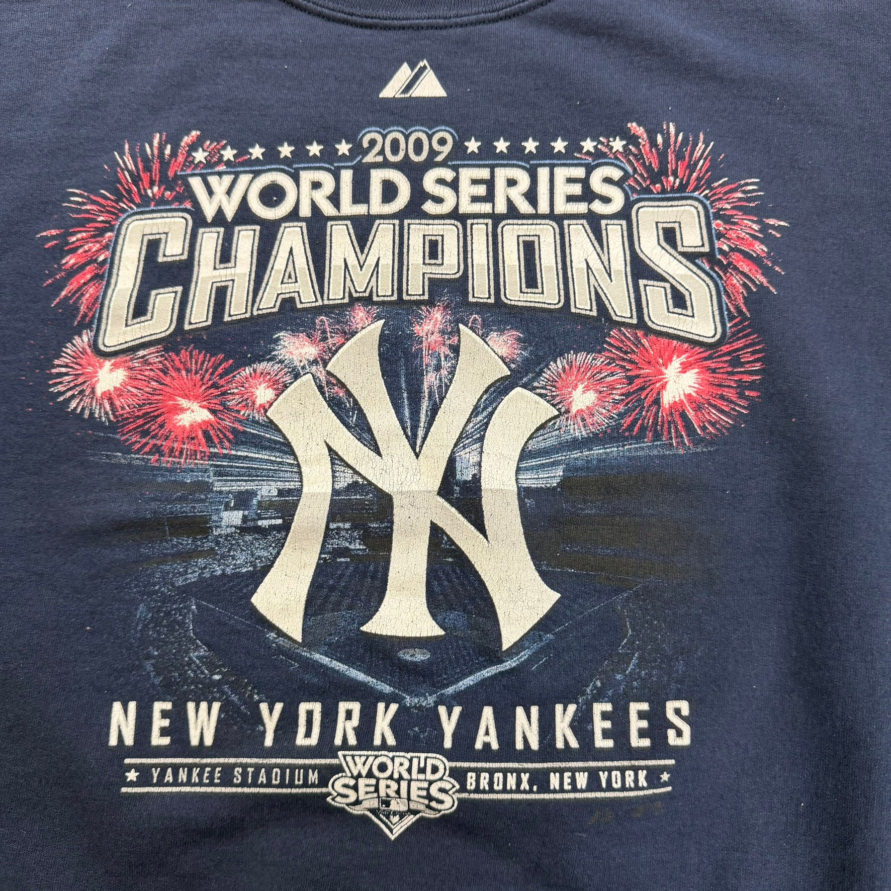 J- Vintage '09 New York Yankees MLB World Series Champions Graphic Crewneck - L