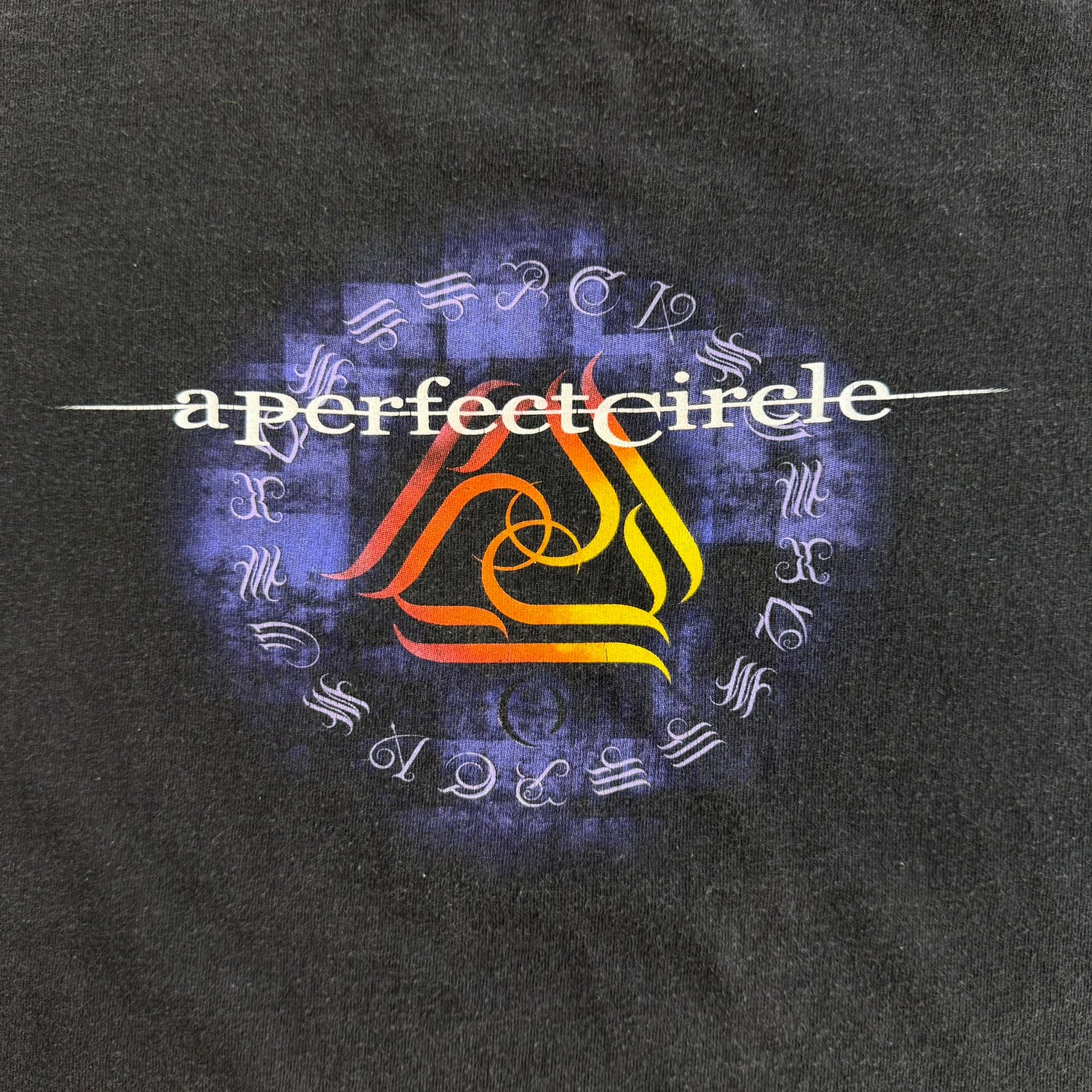 J- Vintage A Perfect Circle Graphic Single Stitch Tee - XL