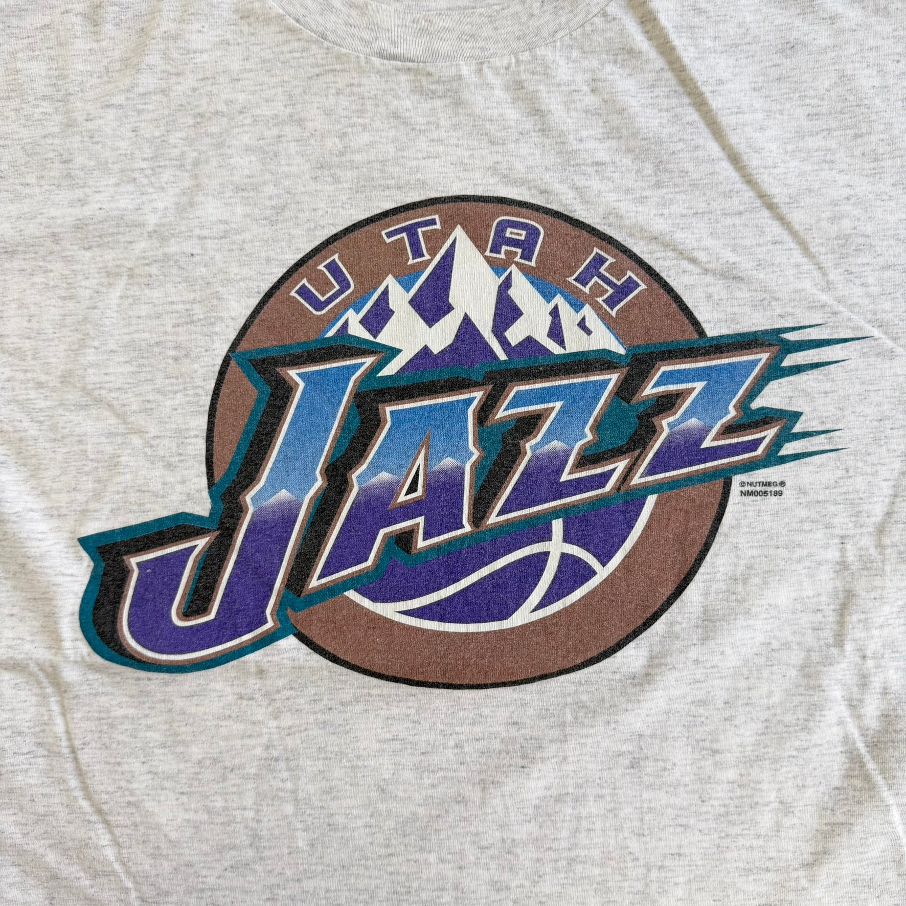 J- Vintage 90s Utah Jazz NBA Nutmeg Graphic Made In USA Single Stitch Tee - XL