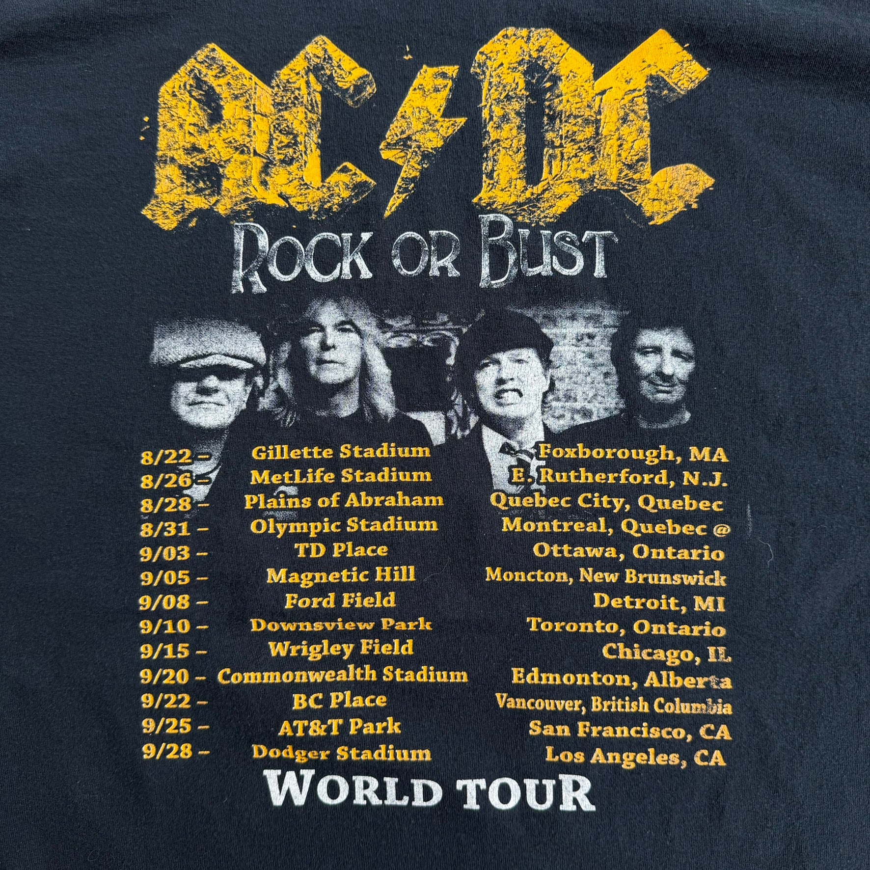 J- '15 AC/DC Rock Or Bust Tour Picture Graphic Tee - XL
