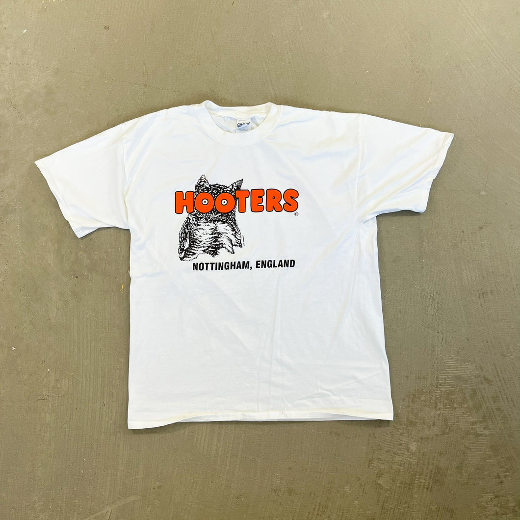 F- Vintage Hooters Nottingham England Logo tee