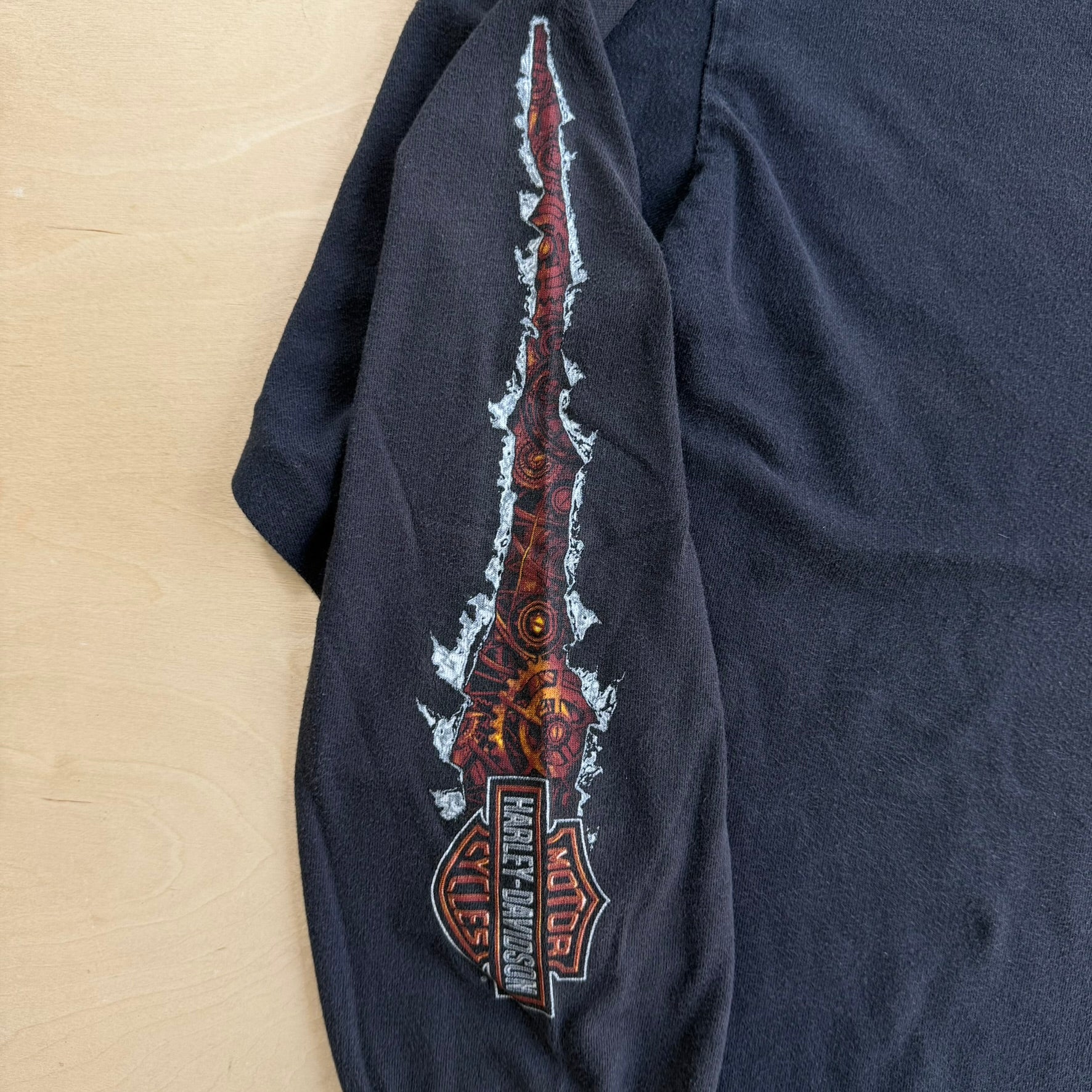 J- Vintage '10 Harley Davidson Mansfield Pa. Graphic Long Sleeve Tee - XL