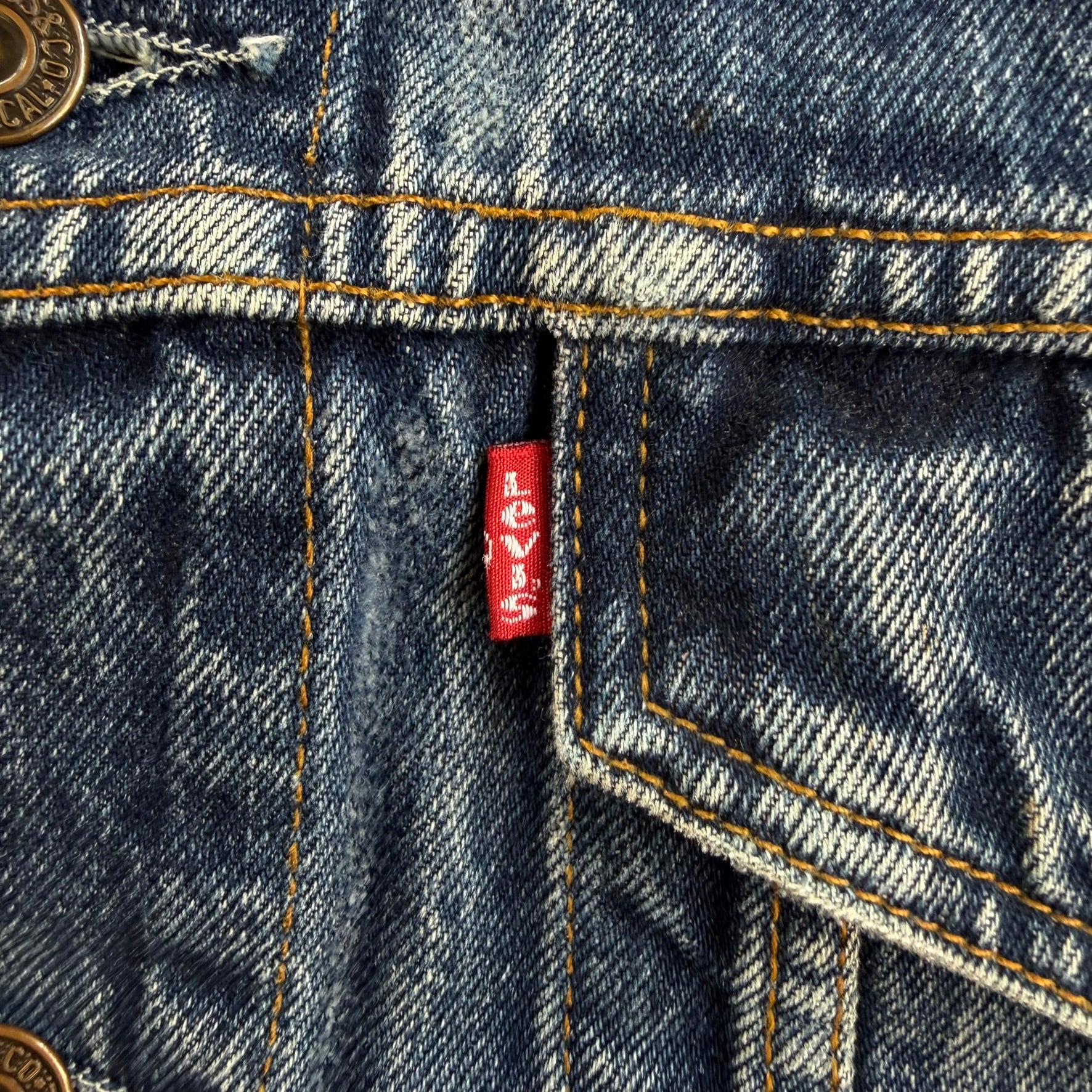 J- Vintage 90s Levi’s 70503 02 Trucker Denim Jacket - L