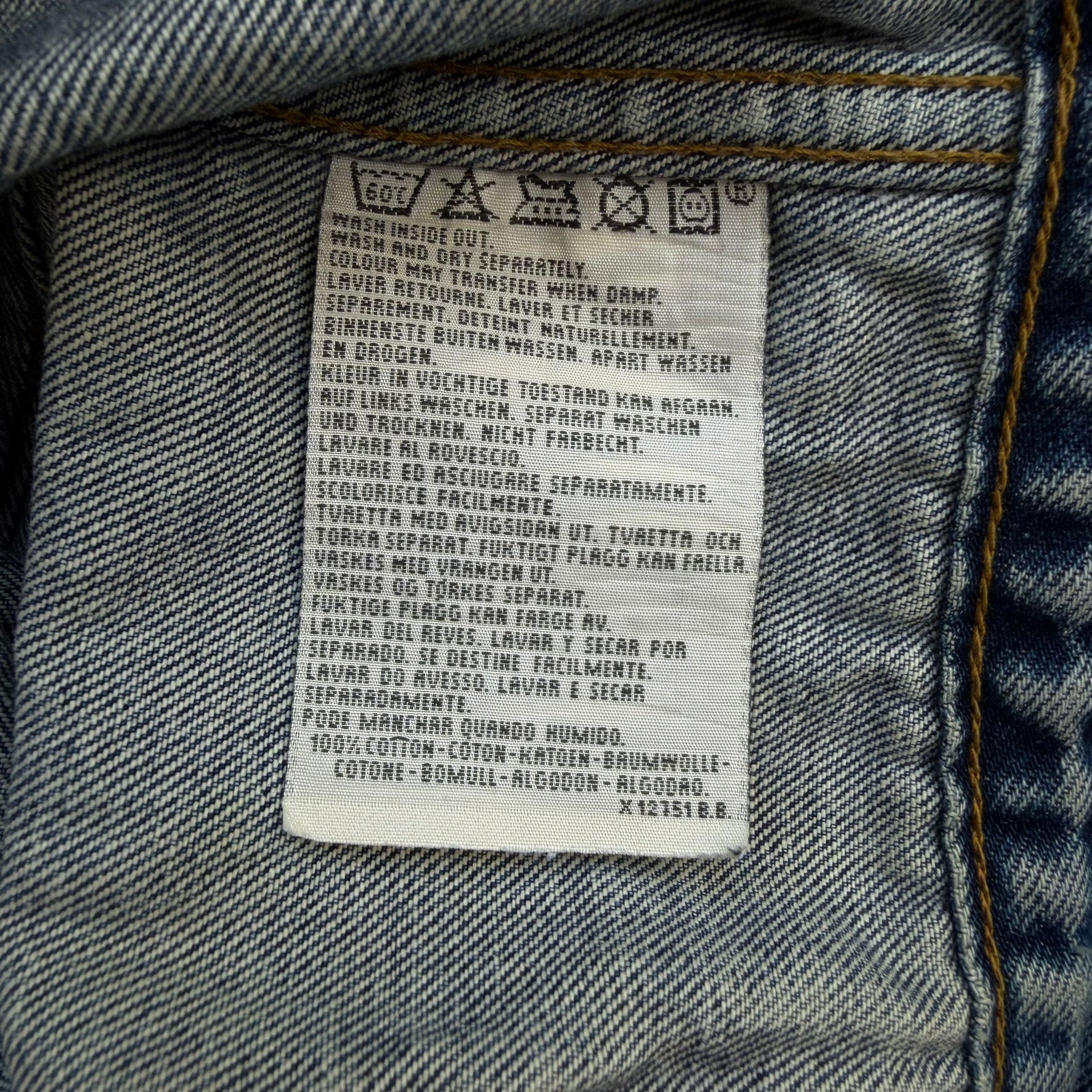 J- Vintage 90s Levi’s 70503 02 Trucker Denim Jacket - L