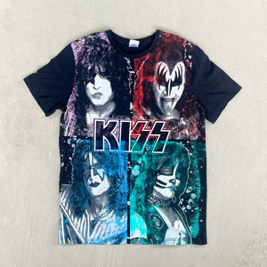 F- Kiss Picture & Text Multi Color Tee