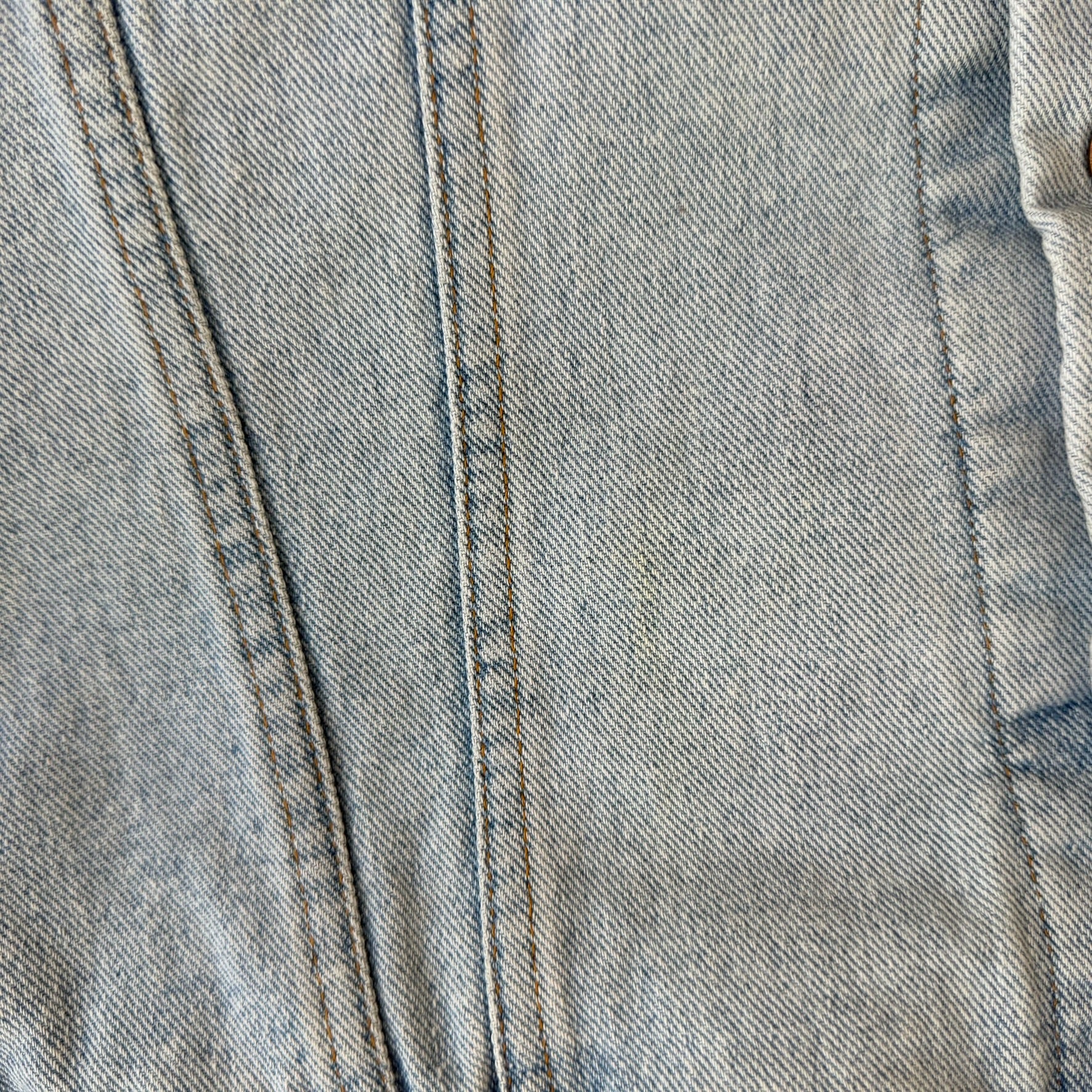 J- Vintage 90s Levi’s 70598 4834 Light Wash Trucker Denim Jacket - XL