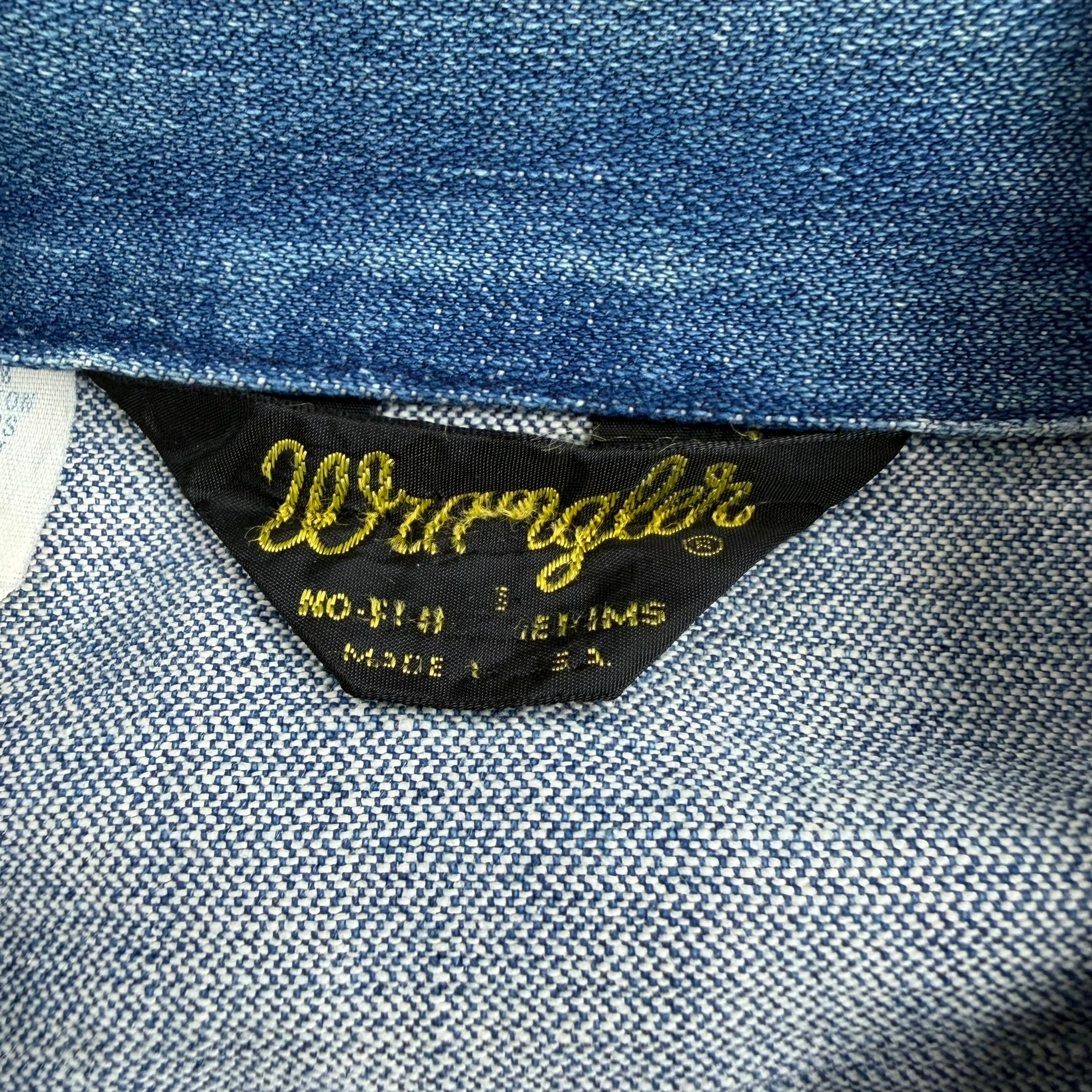 J- Vintage 70s Wrangler 4 Pockets Made In USA Denim Trucker Jacket - 46 Long (fits L)